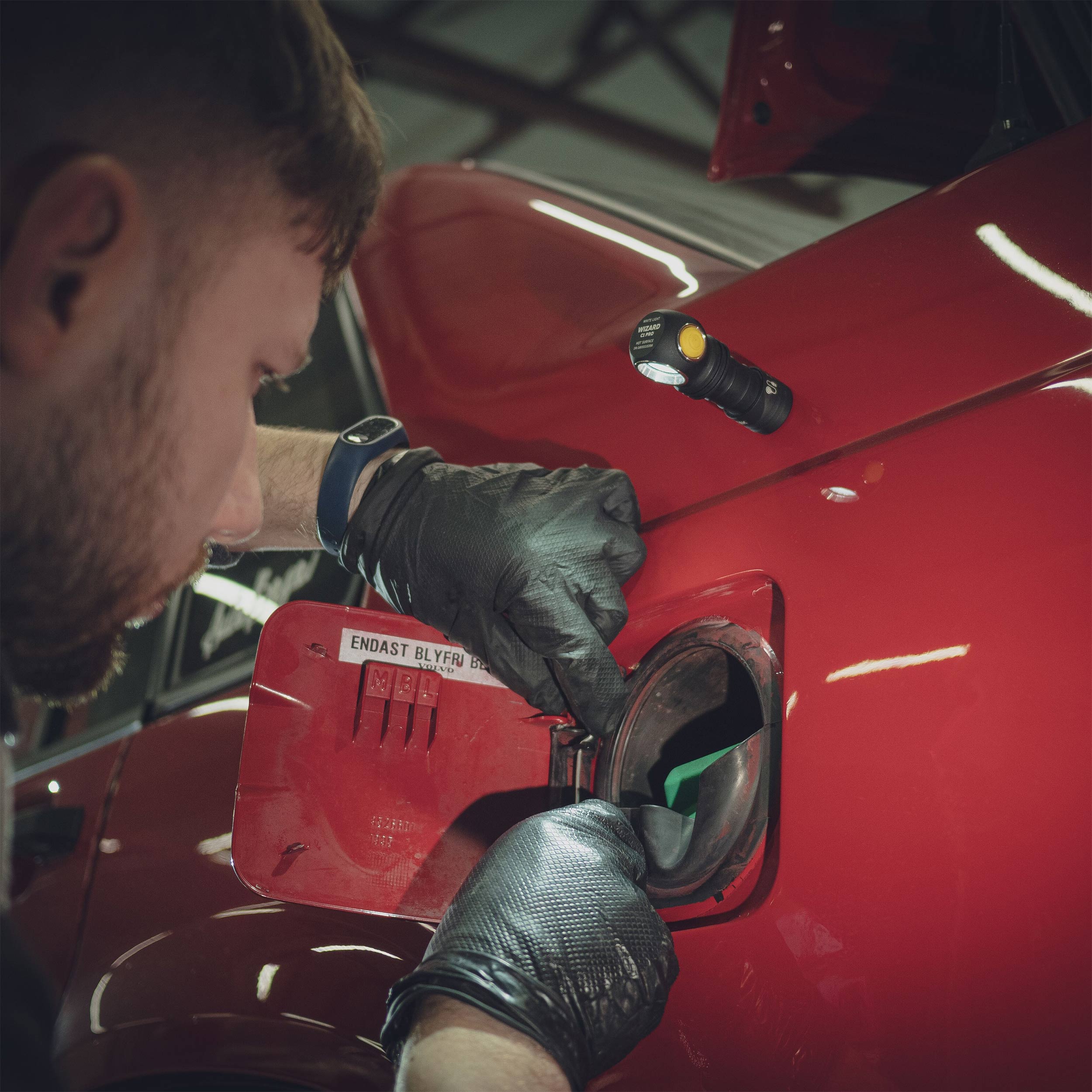 Налобний і кутовий ліхтарик Armytek Wizard C1 Pro Magnet USB Yellow PCB - 930 люменів