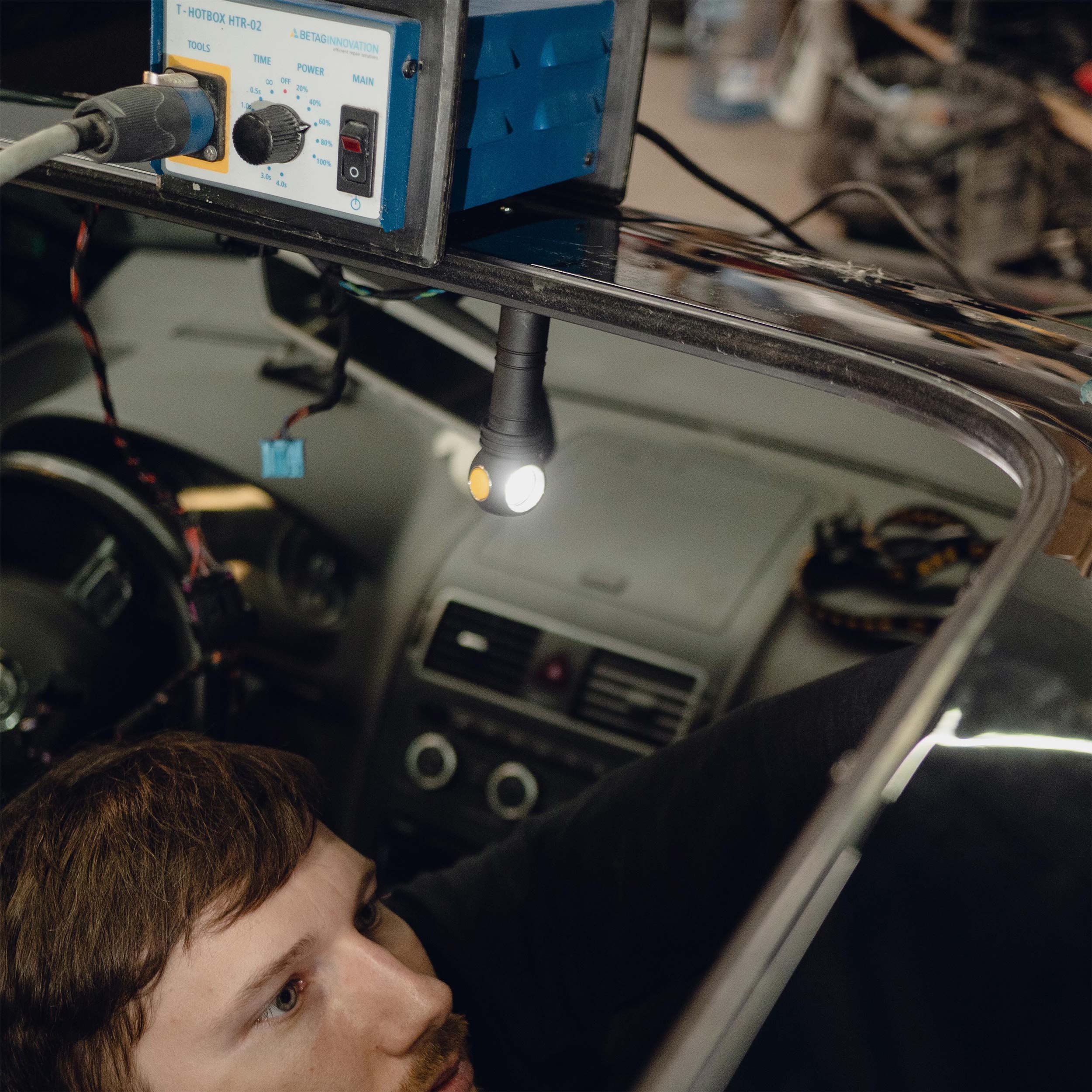 Latarka czołowa i kątowa Armytek Wizard C2 Pro Nichia Magnet USB Yellow PCB - 1600 lumenów