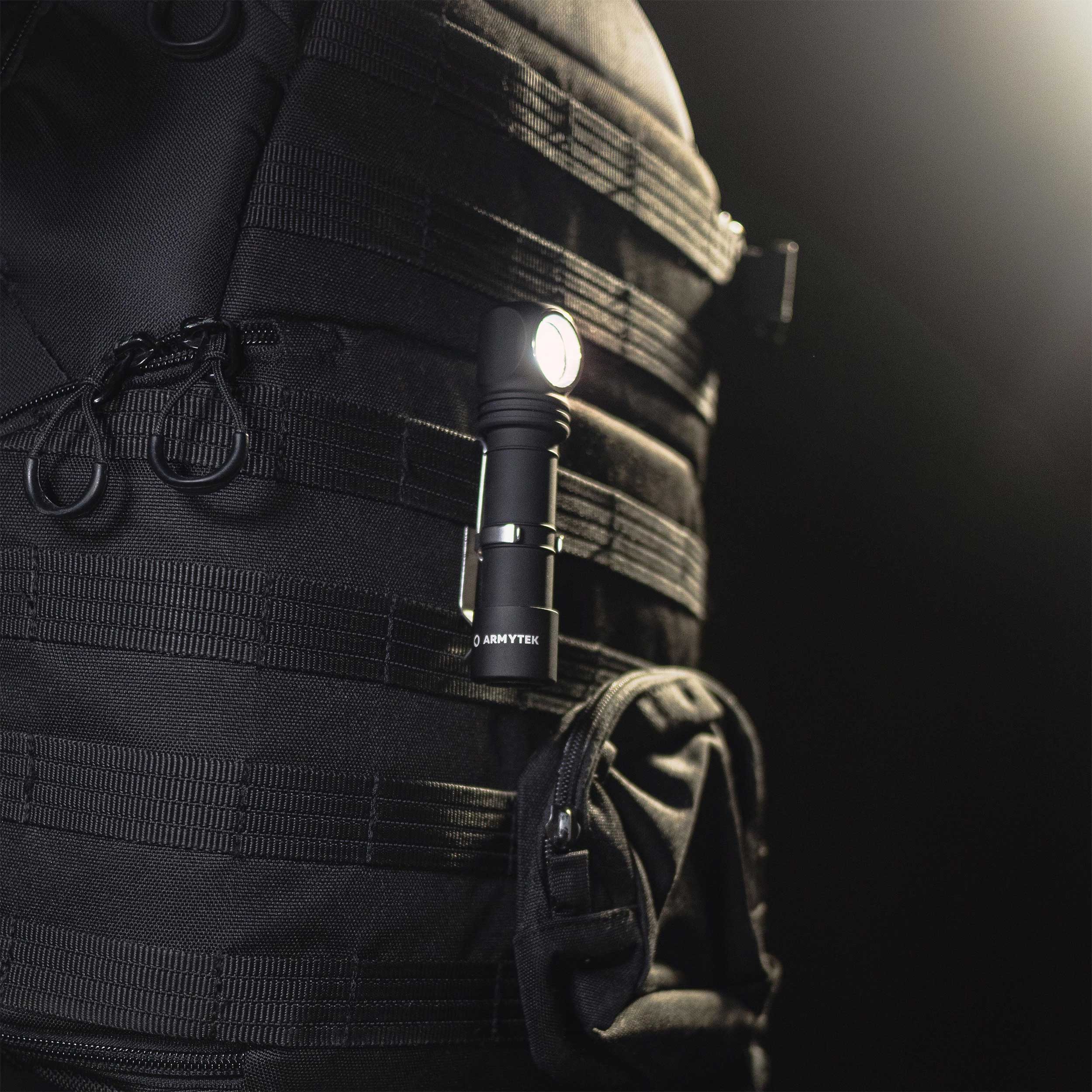 Latarka czołowa i kątowa Armytek Wizard C2 Pro Nichia Magnet USB Yellow PCB - 1600 lumenów