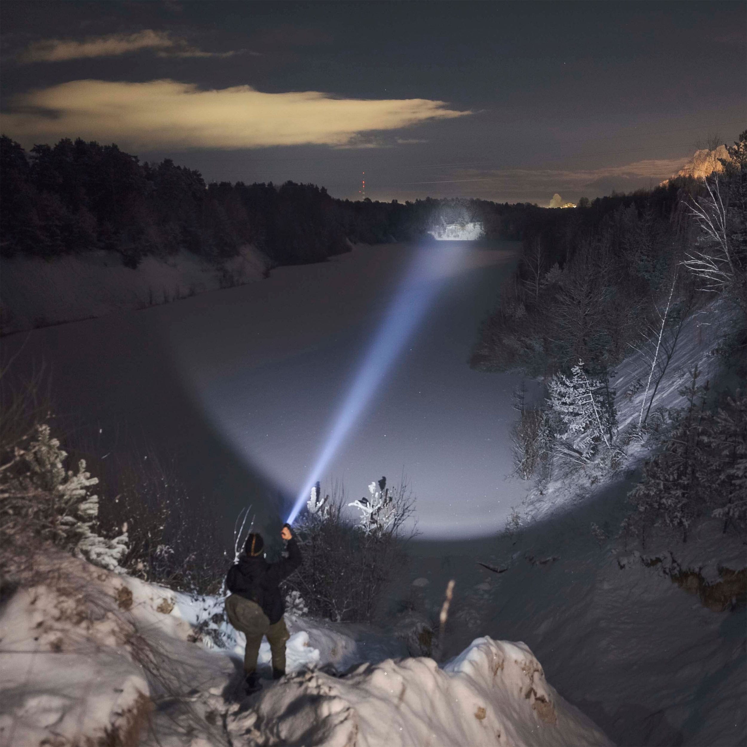 Latarka Armytek Barracuda Pro Max USB White - 2800 lumenów