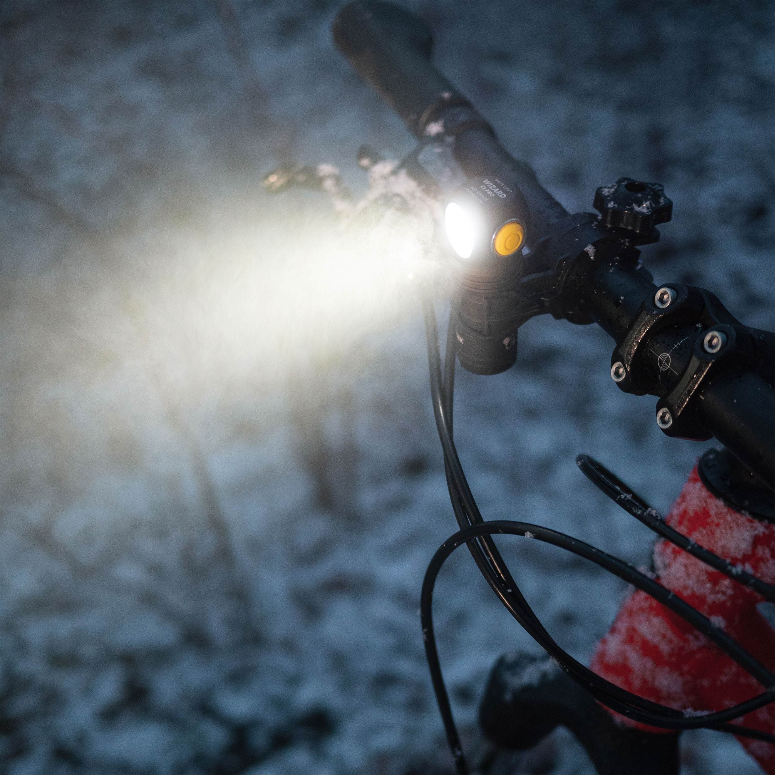 Latarka czołowa i kątowa Armytek Wizard C1 Pro Magnet USB White PCB - 1000 lumenów