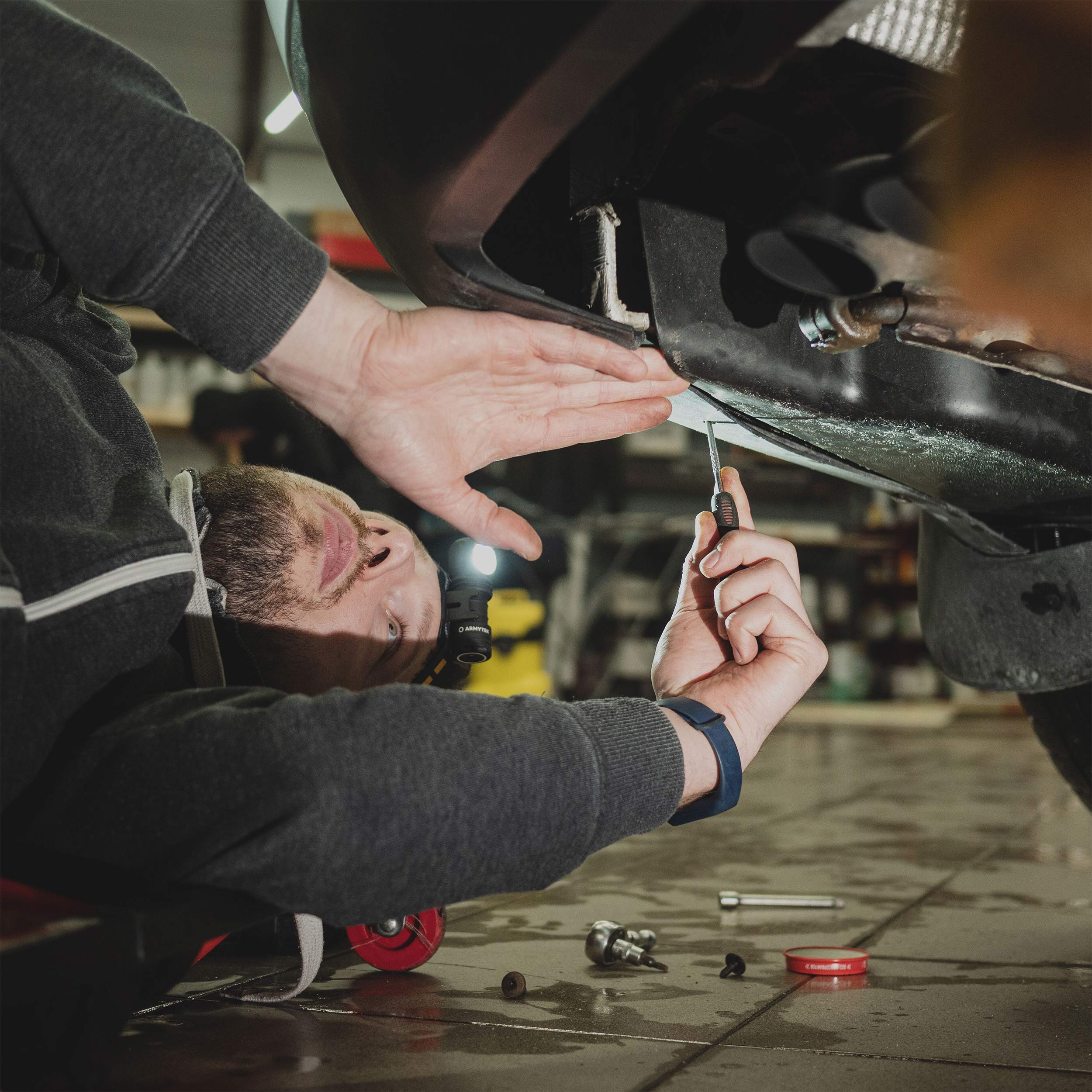 Latarka czołowa i kątowa Armytek Wizard C1 Pro Magnet USB White PCB - 1000 lumenów