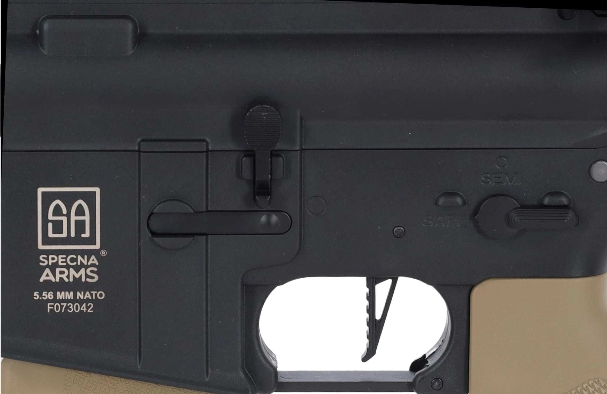 Karabinek szturmowy AEG Specna Arms SA-F03 FLEX Light Ops Stock HAL ETU Gen.2 - Half-Tan