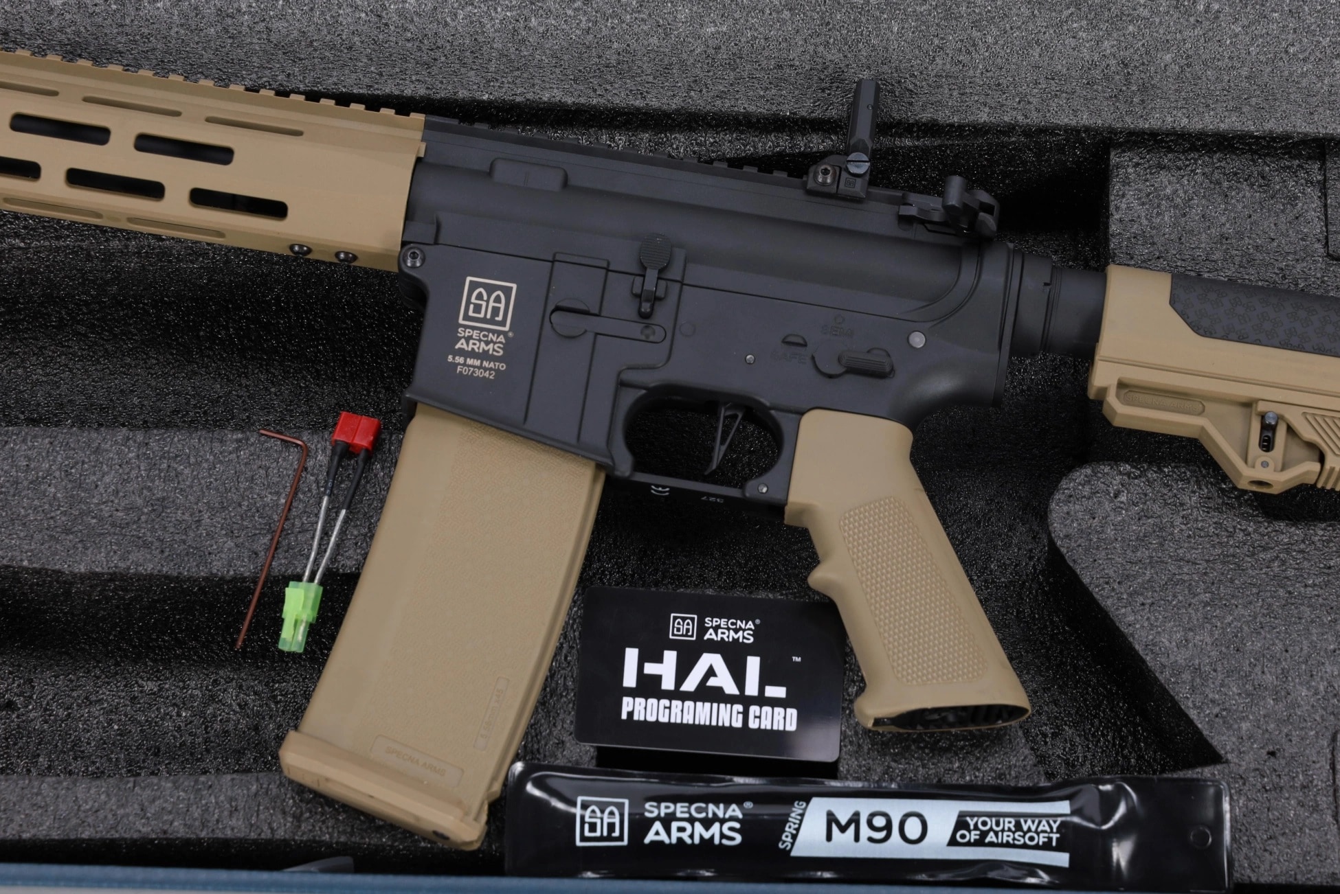 Karabinek szturmowy AEG Specna Arms SA-F03 FLEX Light Ops Stock HAL ETU Gen.2 - Half-Tan