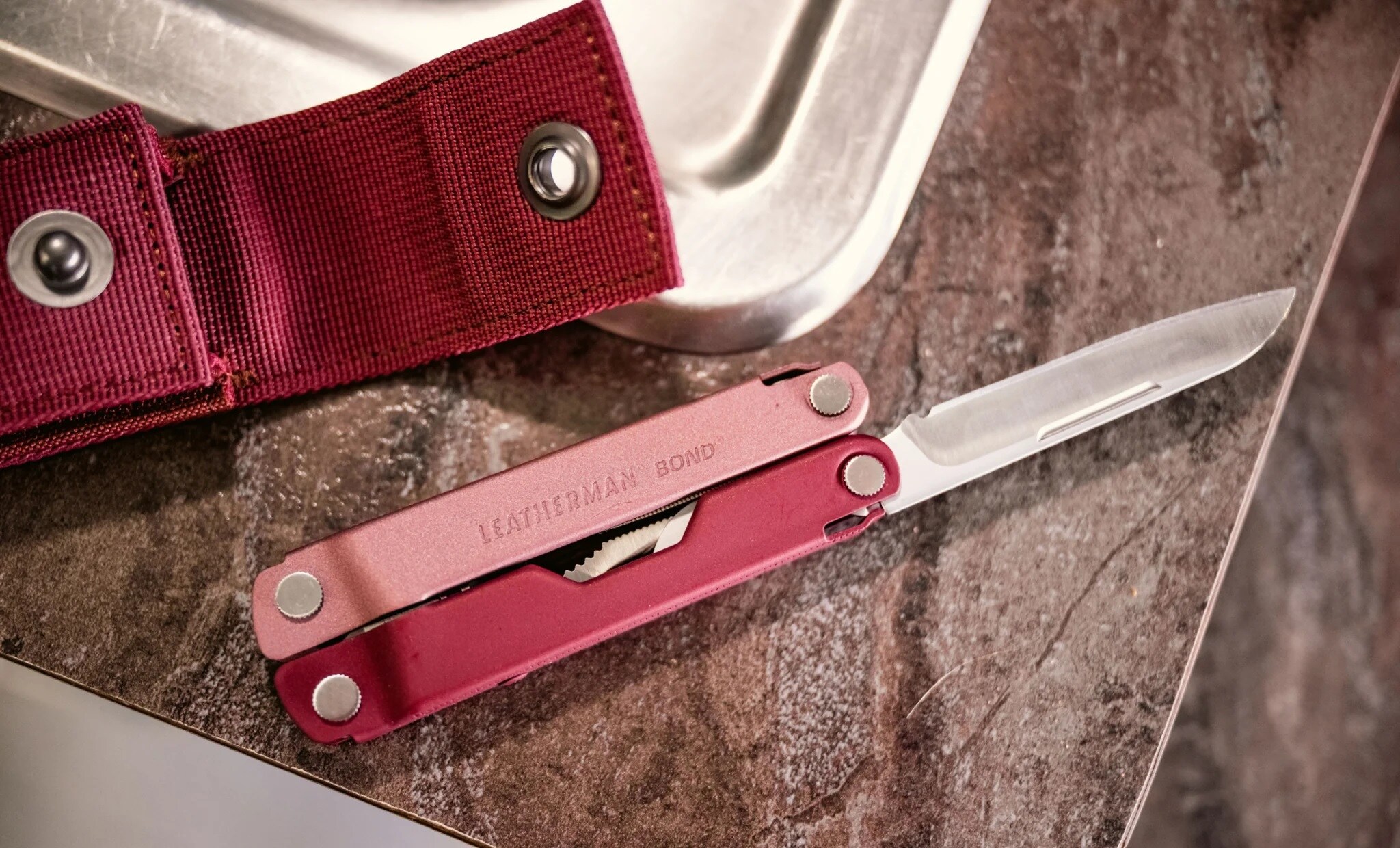 Multitool Leatherman Bond - Heathered Cranberry