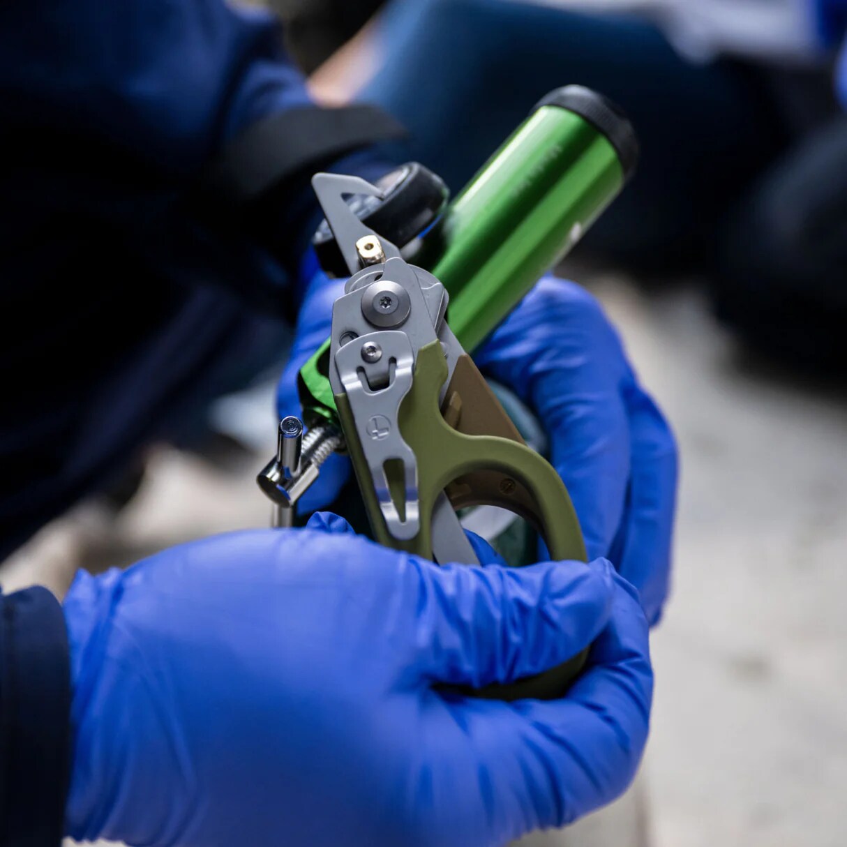 Multitool Leatherman Raptor Rescue Woodland z kaburą Utility