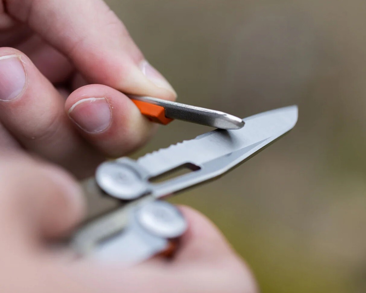 Multitool Leatherman Signal Mesa Verde z kaburą