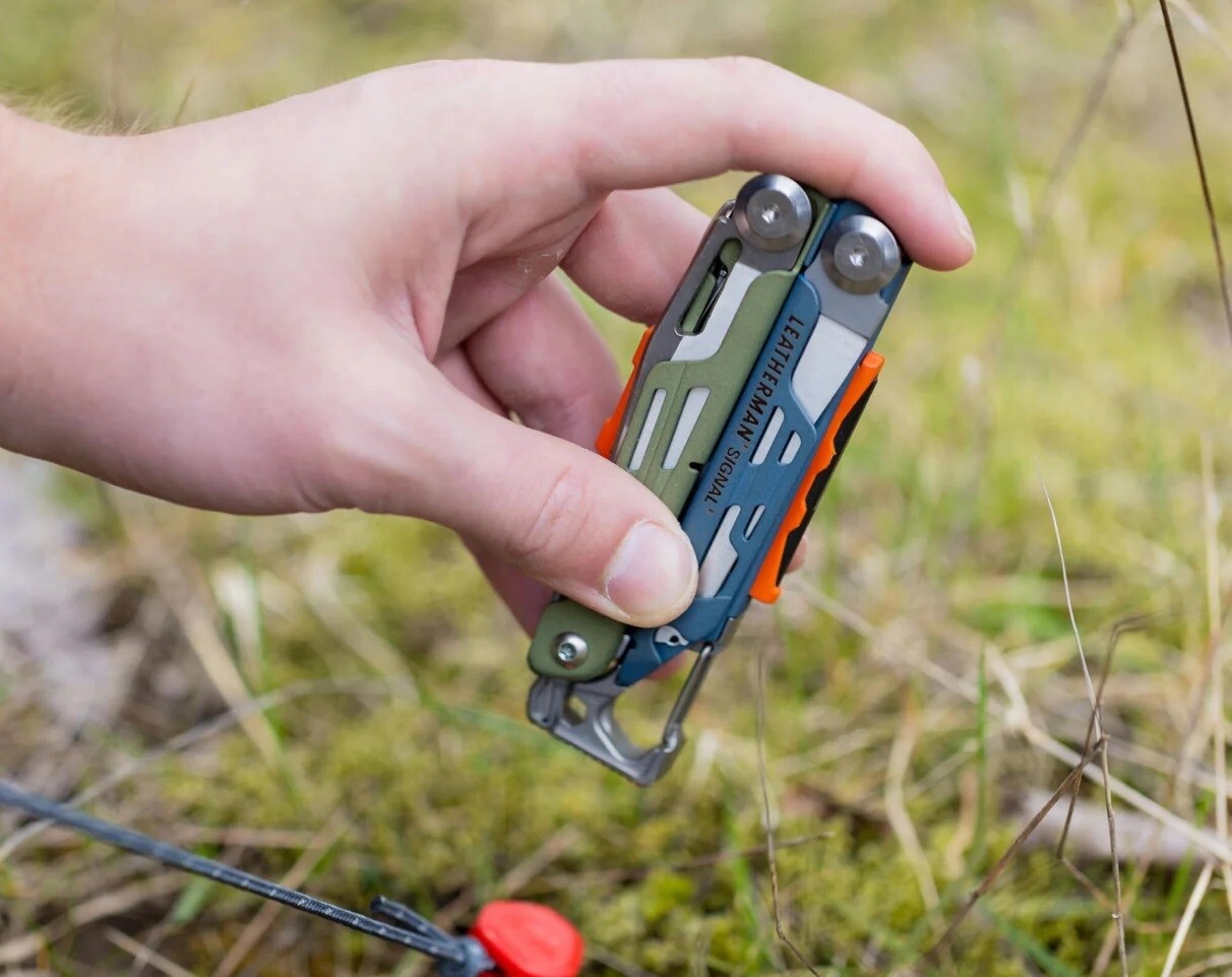 Multitool Leatherman Signal Tundrascape z kaburą
