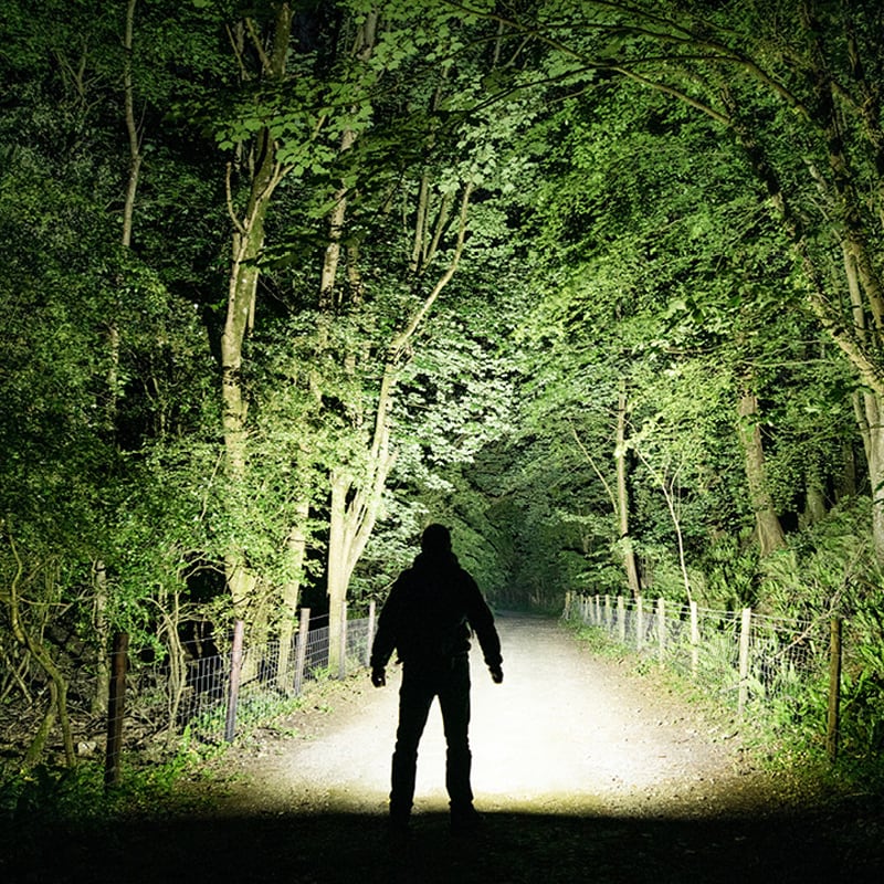 Latarka taktyczna Nitecore EDC37 - 8000 lumenów