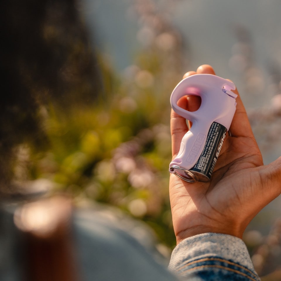 Gaz pieprzowy Sabre Red 16 ml z uchwytem + gaz treningowy Lavender - strumień