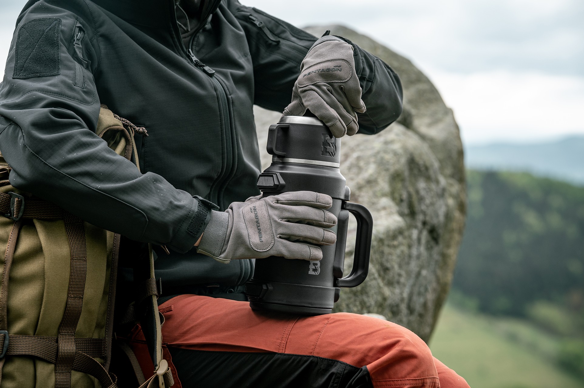 Termos Badger Outdoor Big Boy 1,3 l - Black