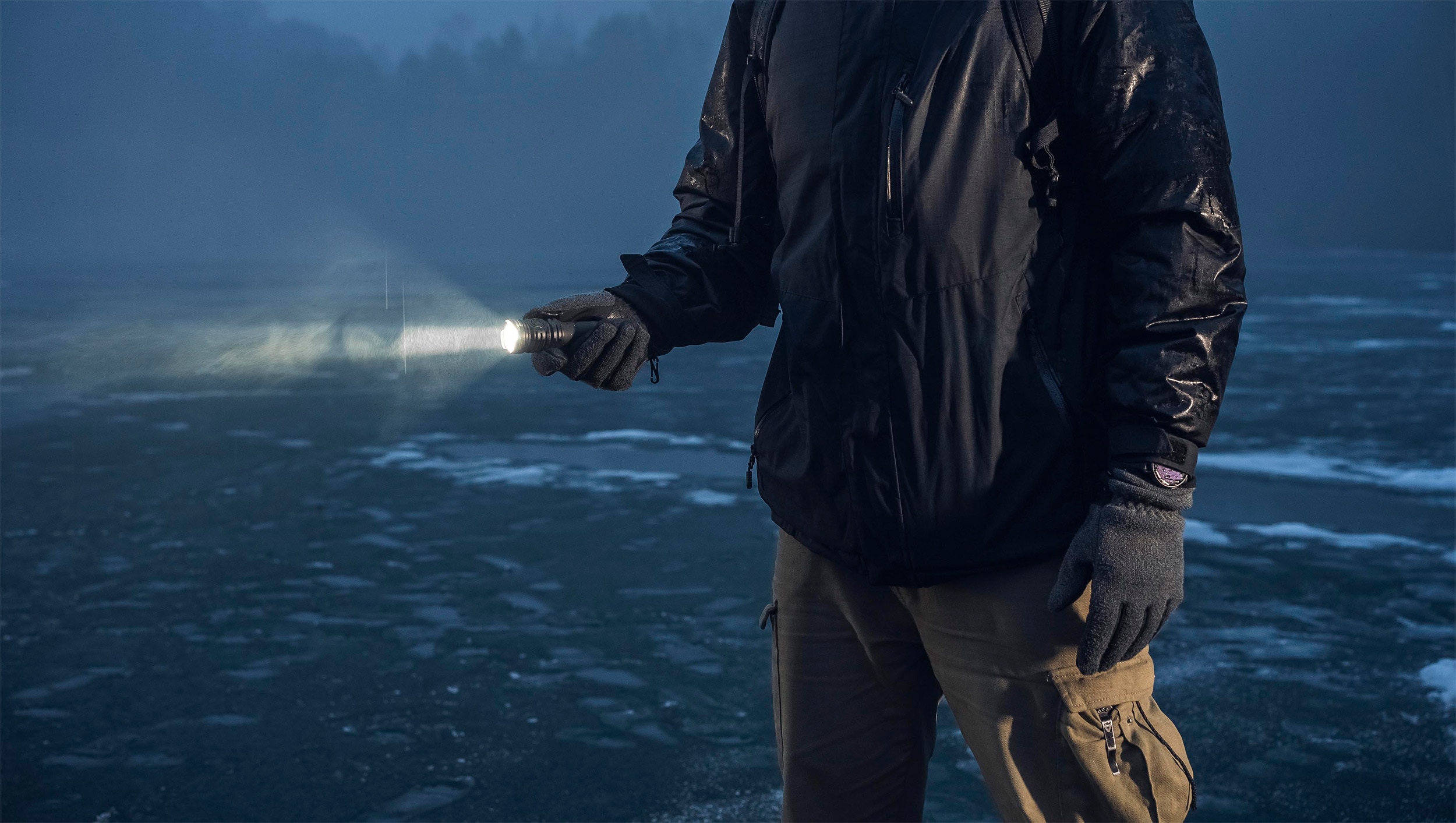 Latarka taktyczna Armytek Dobermann PRO Max White PCB - 3000 lumenów