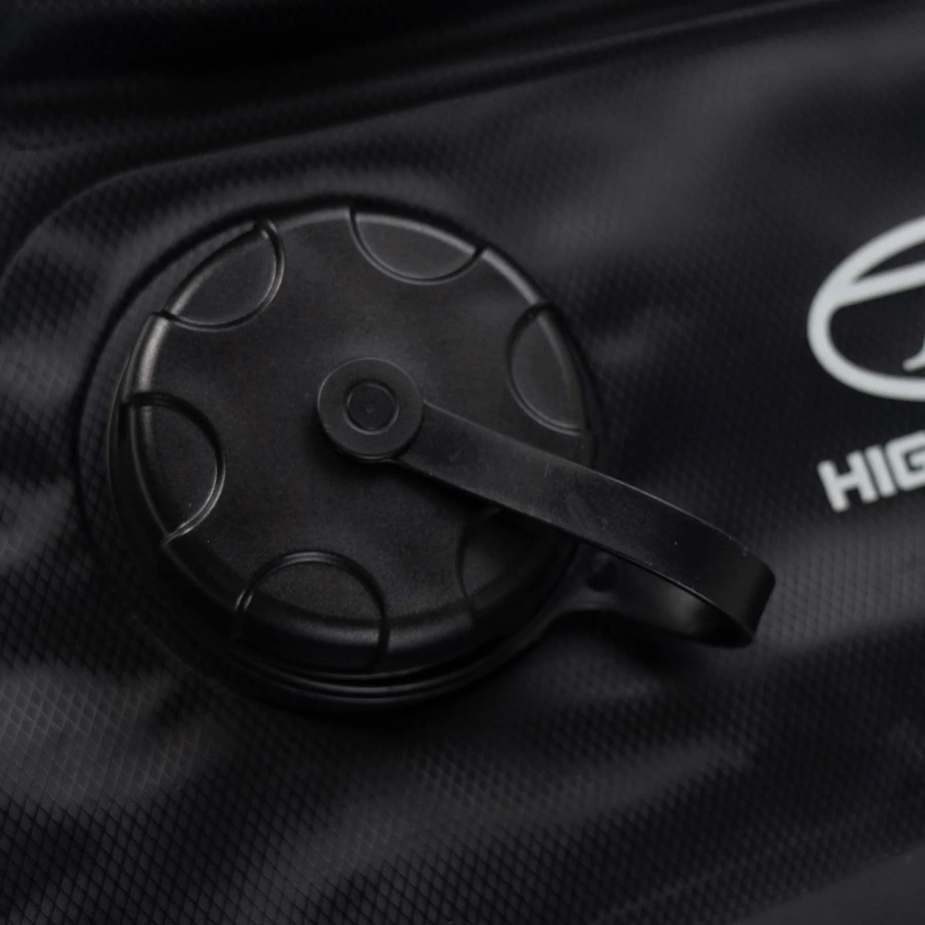 Prysznic turystyczny Highlander Outdoor Wild Rinse Camping Solar 15 l - Black