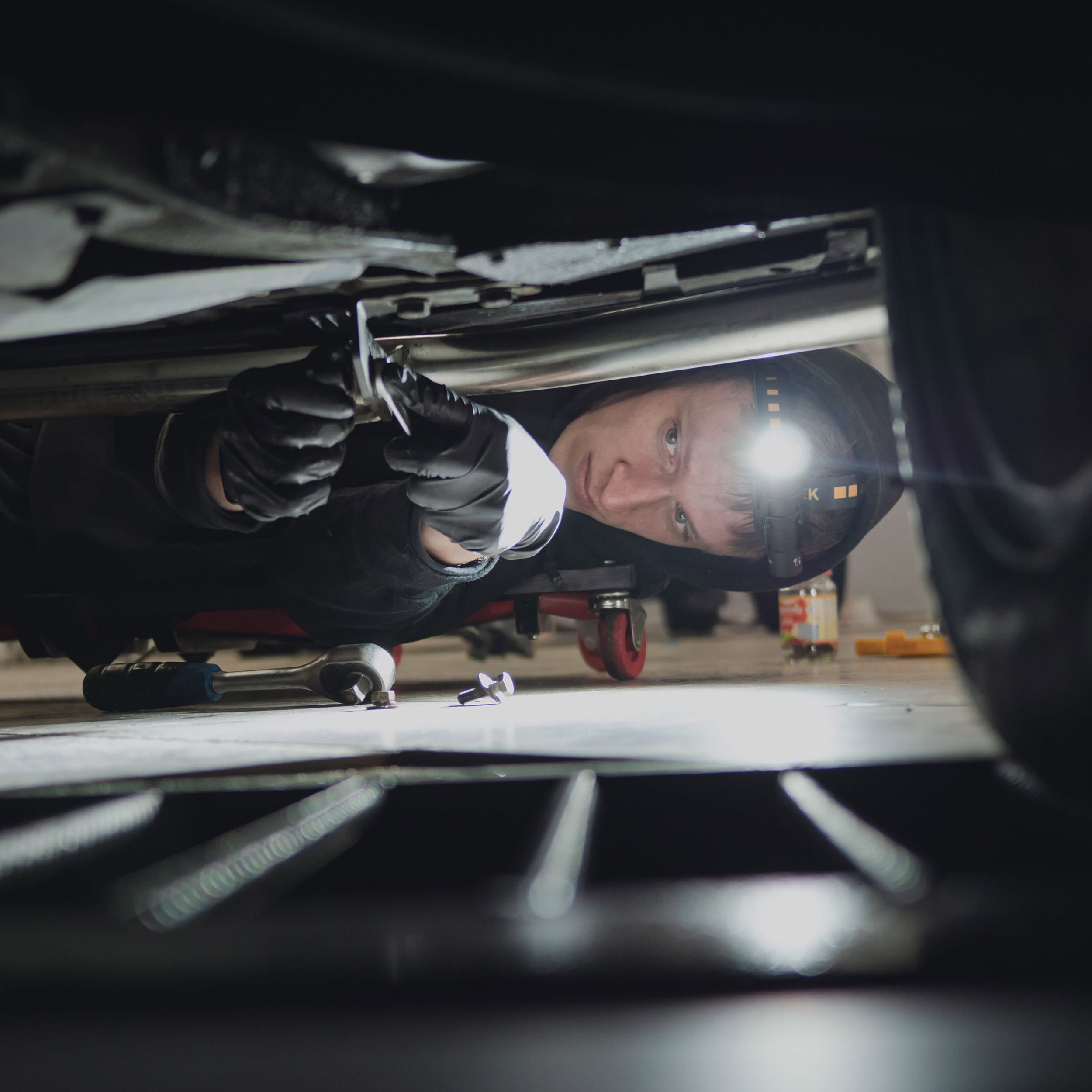 Latarka czołowa i kątowa Armytek Wizard C2 Magnet USB White PCB - 1200 lumenów