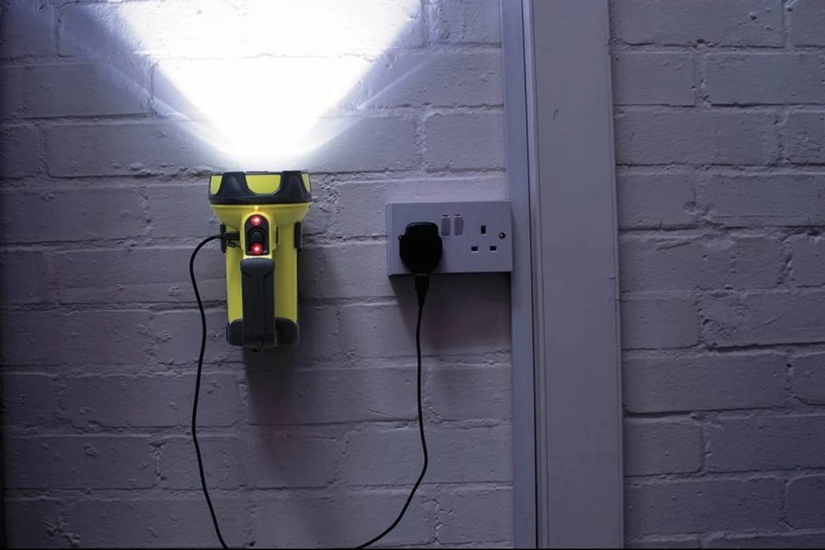 Ліхтарик NightSearcher Trio-1000 Yellow/Grey - 1000 люменів