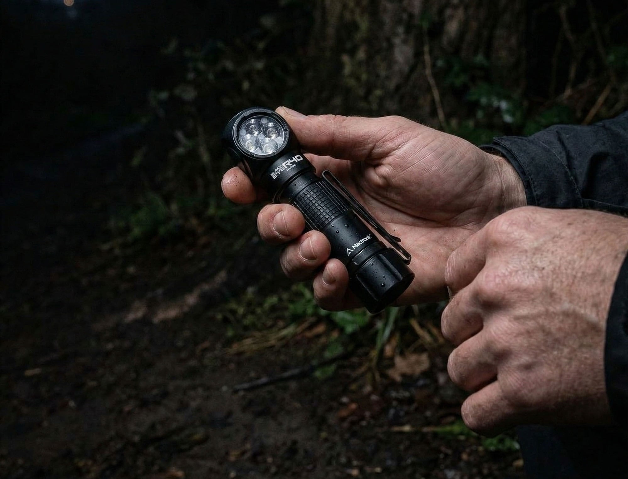 Налобний кутовий ліхтарик Mactronic Black Eye R40 — 4000 люменів