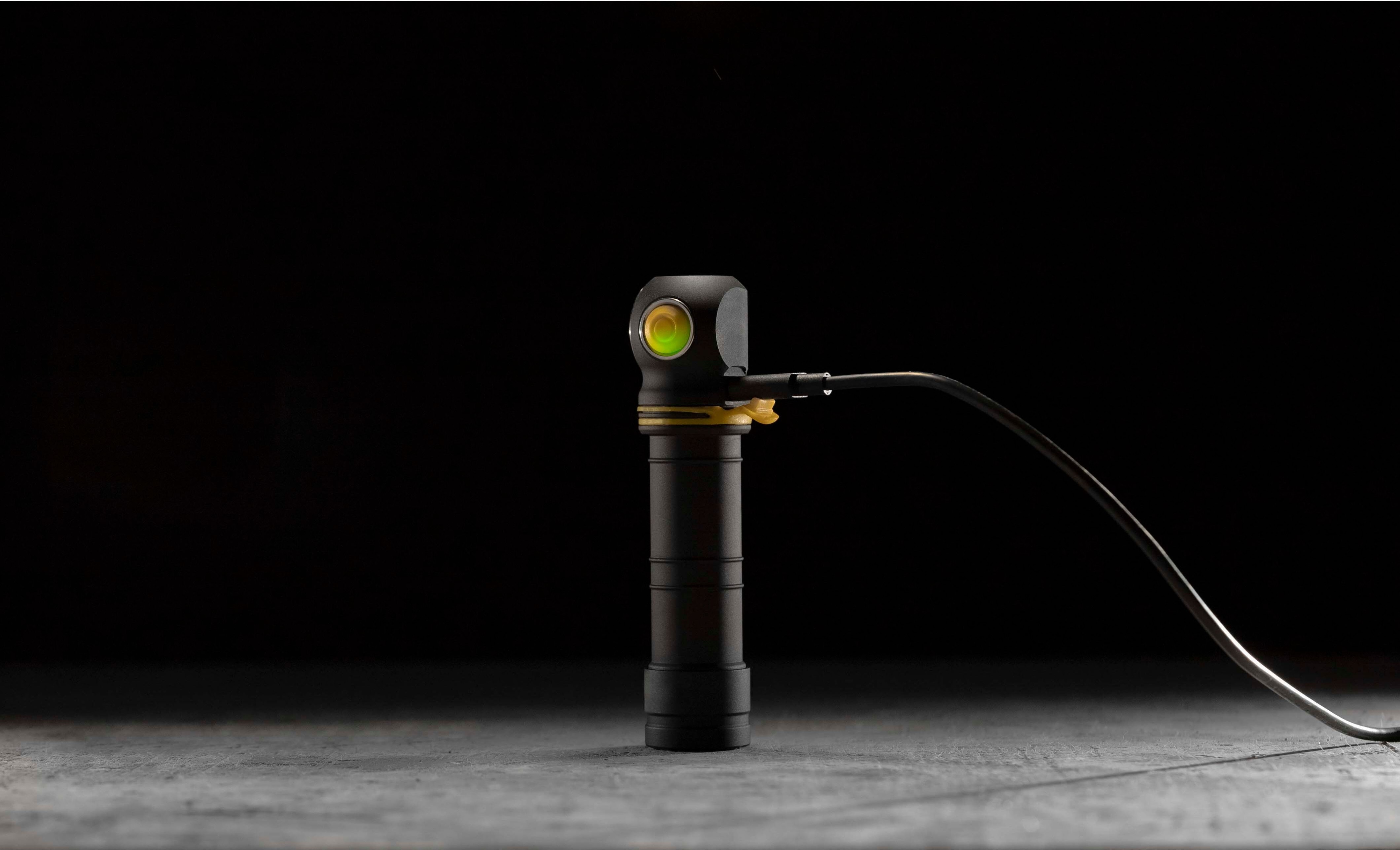 Latarka czołowa i kątowa Armytek Elf C2 Max USB-C White - 4500 lumenów