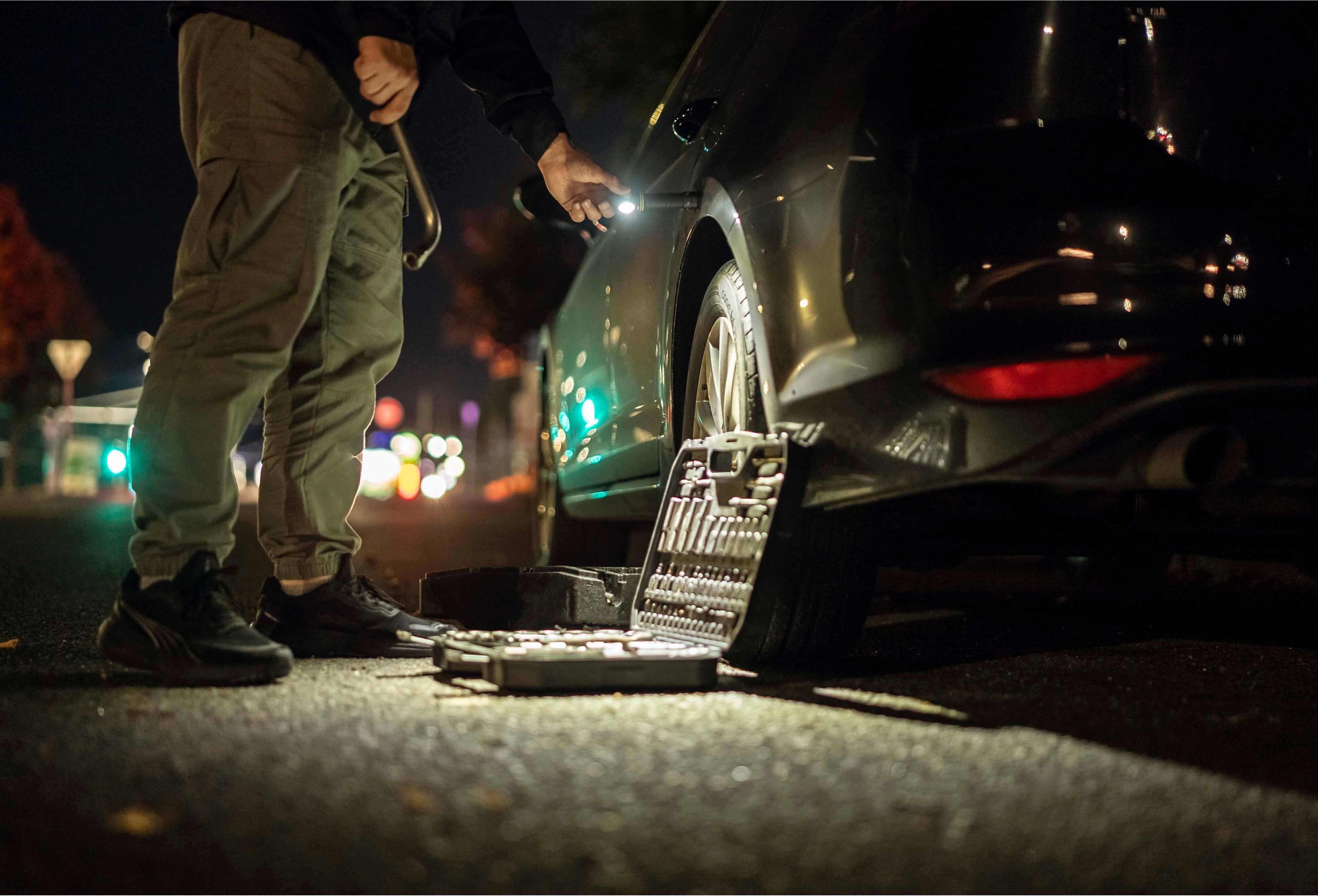 Latarka czołowa i kątowa Armytek Elf C2 Max USB-C White - 4500 lumenów