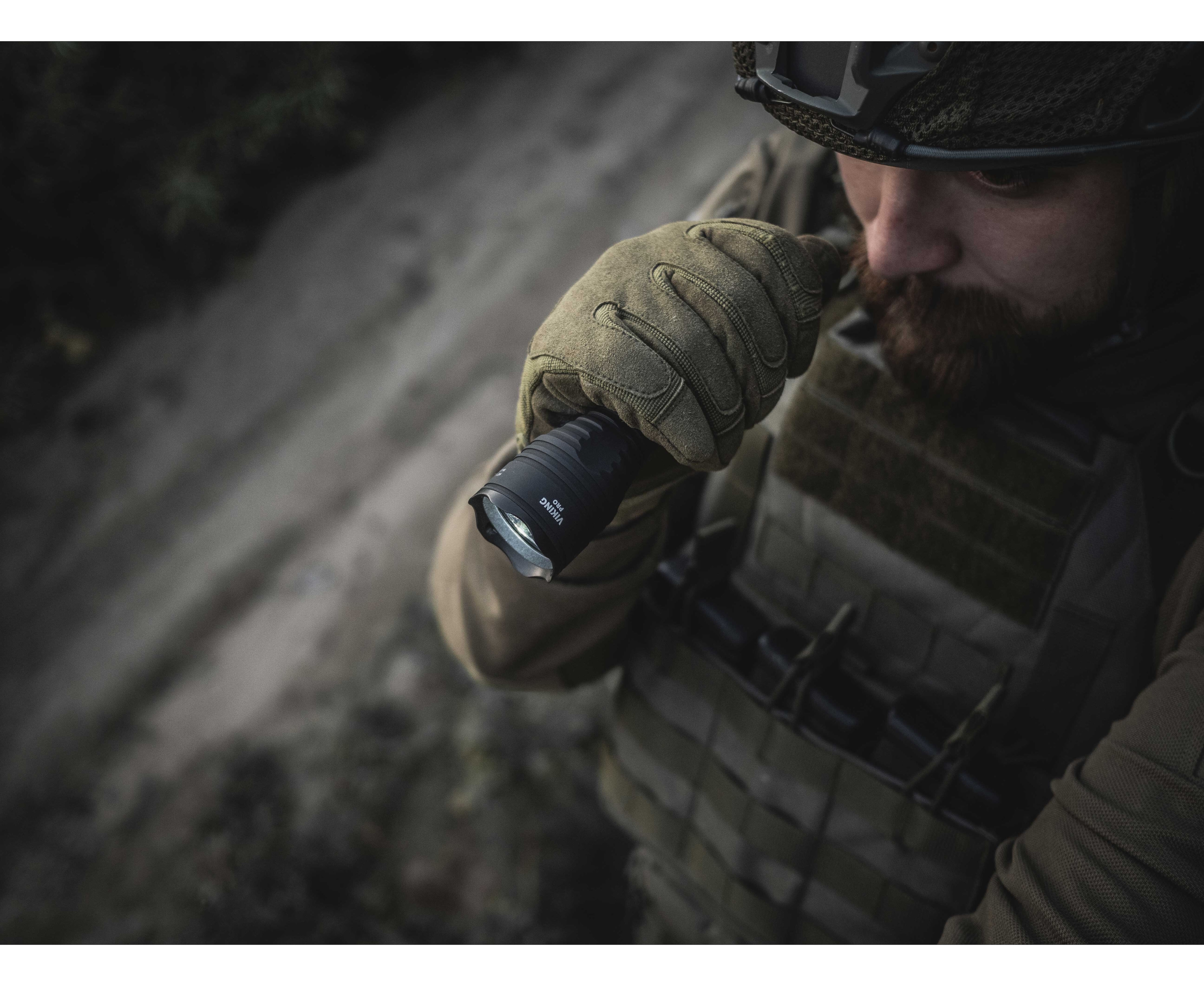 Latarka Armytek Viking Pro Magnet USB White - 2200 lumenów