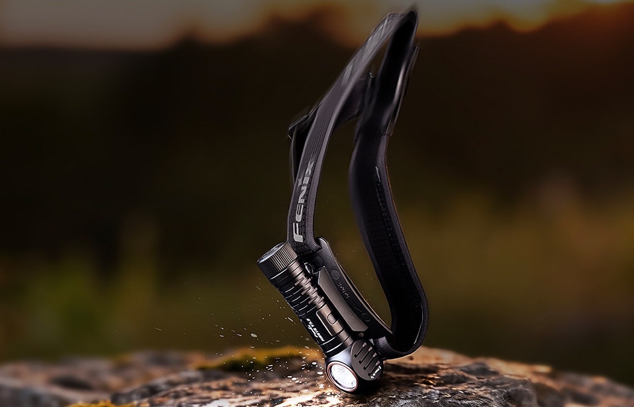 Latarka czołowa i kątowa Fenix HM61R V3.0 z opaską - 1800 lumenów