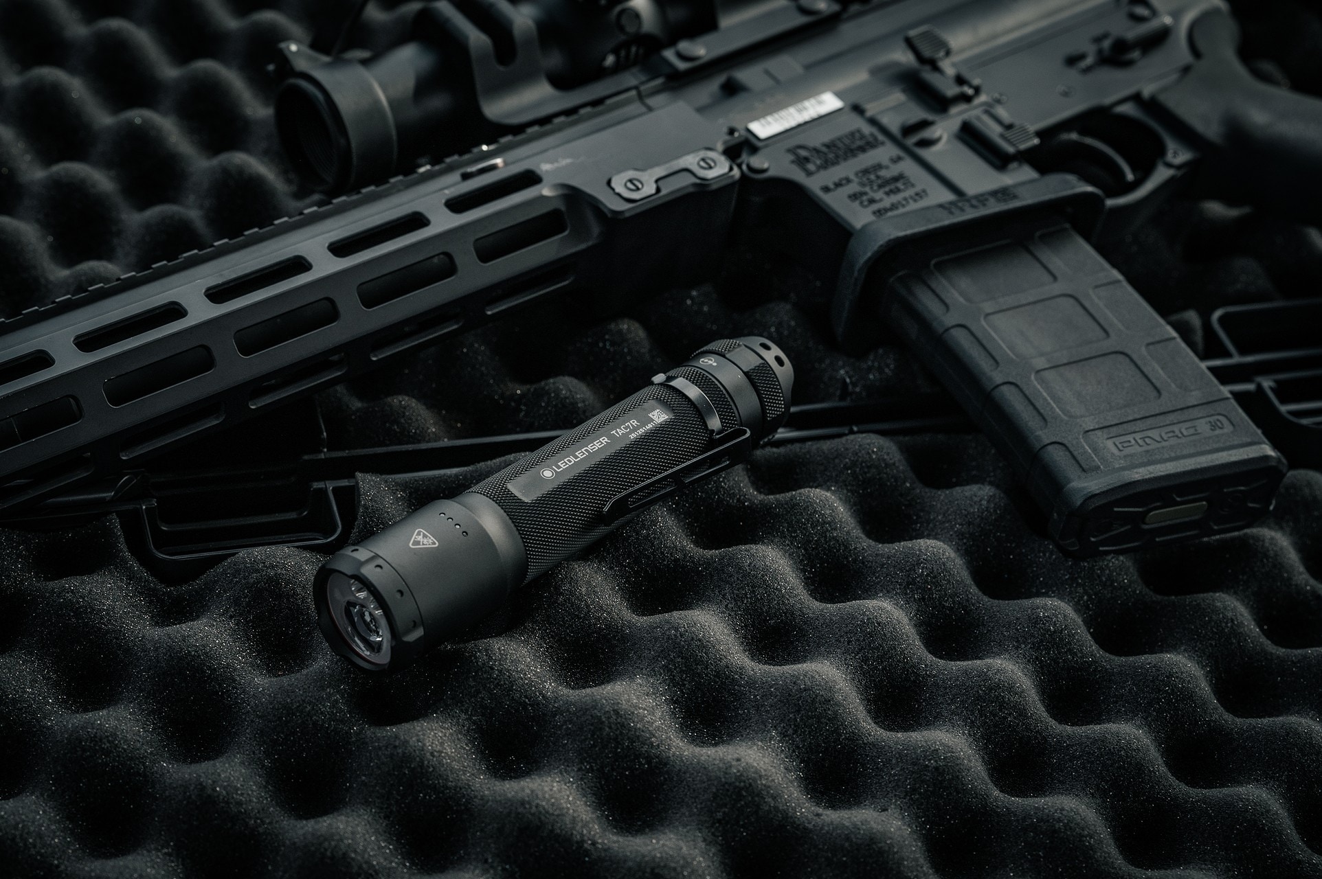 Ліхтарик Ledlenser TAC7R Black - 3200 люменів