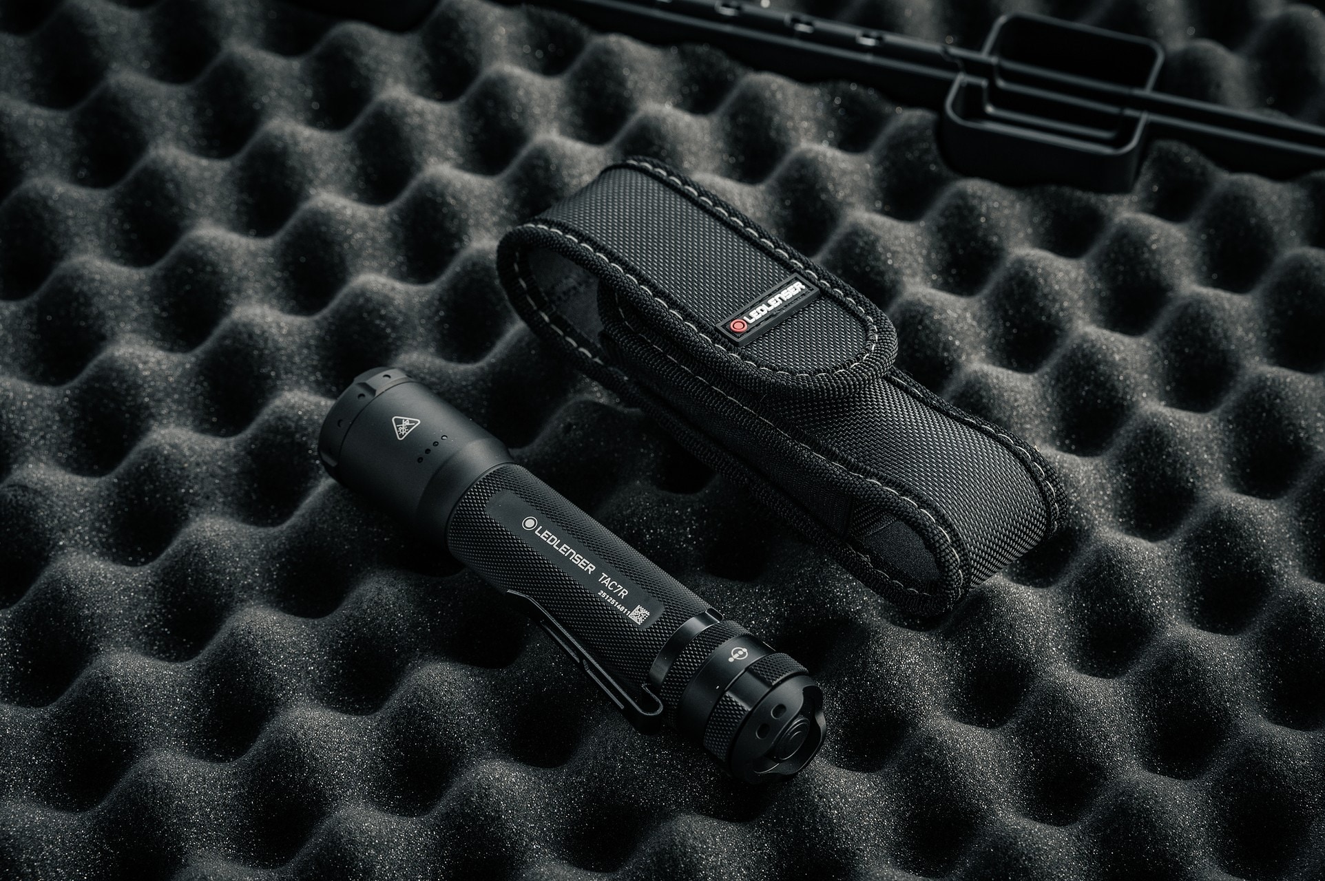Latarka Ledlenser TAC7R Black - 3200 lumenów