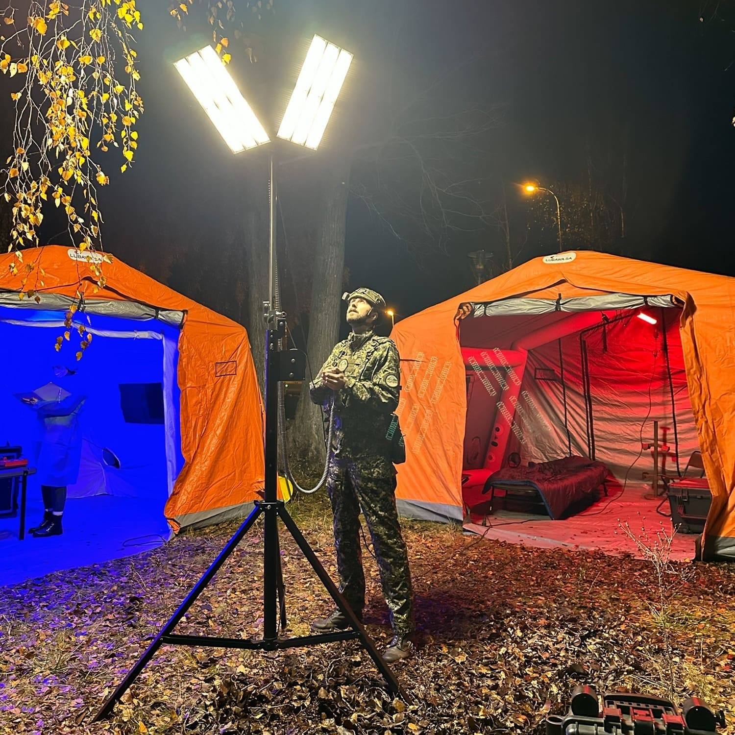 Halogen Mactronic Halo 100K ze statywem - 100 000 lumenów