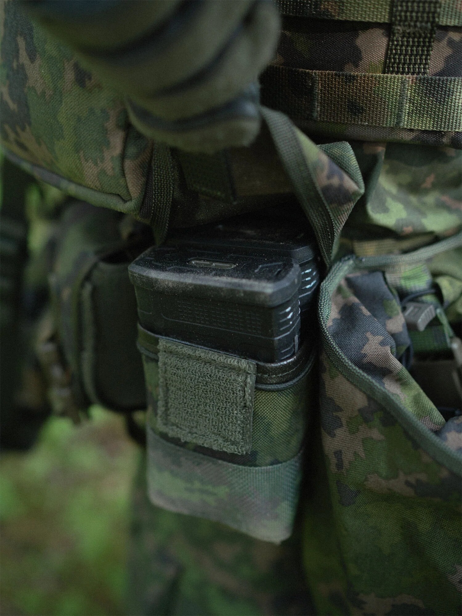 Podwójna ładownica Savotta na magazynki AR10 - M05 Woodland