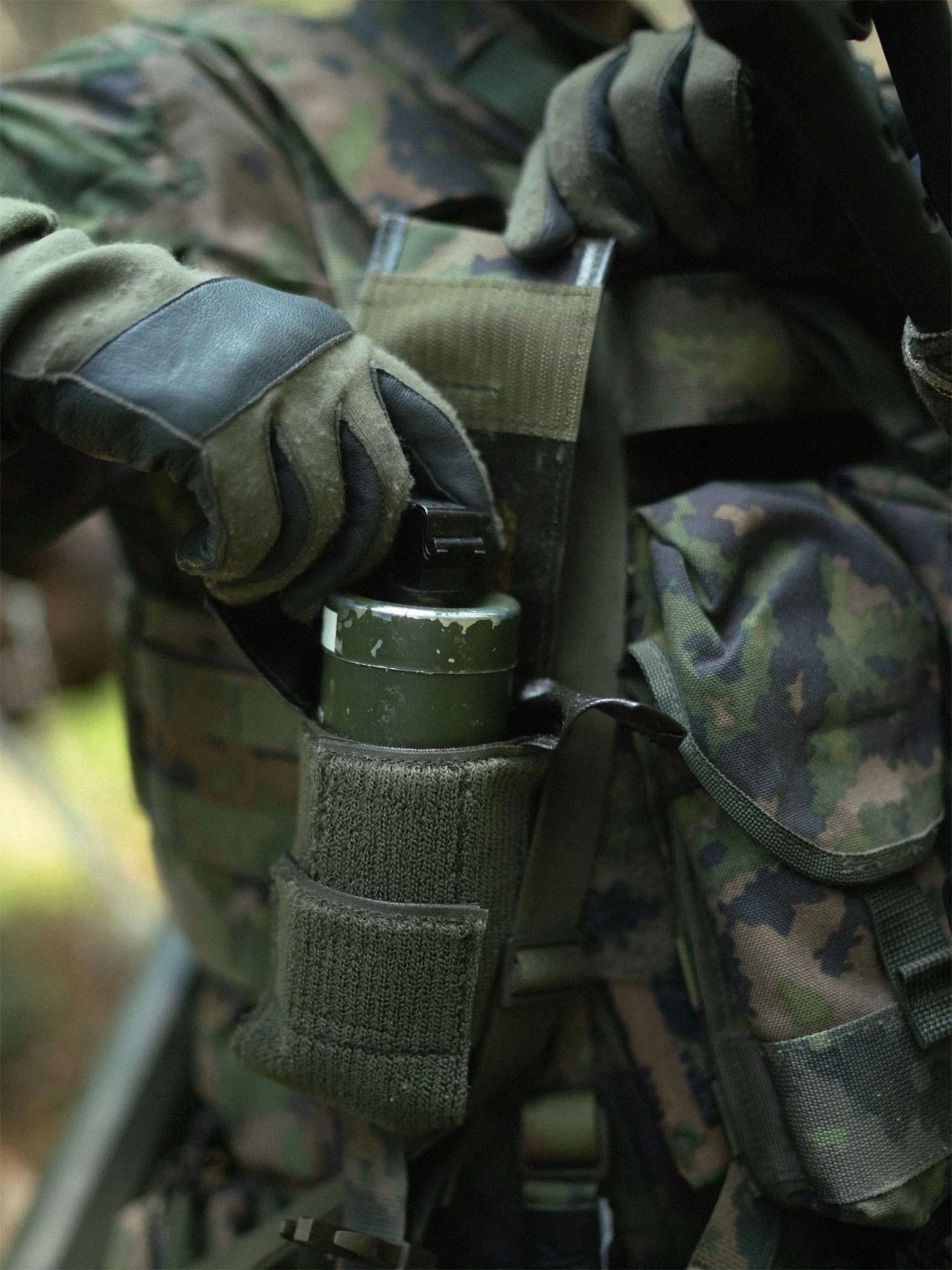 Ładownica Savotta Frag Smoke Pouch na granat - M05 Finnish Woodland Camo