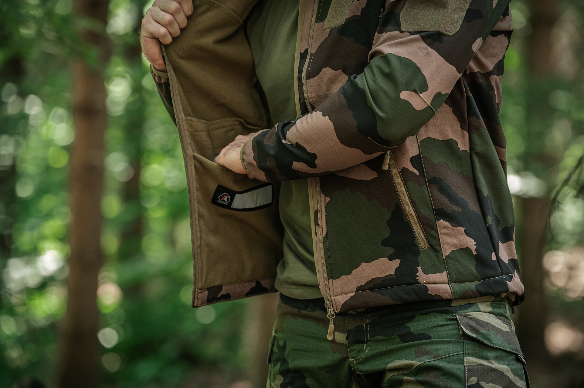 Kurtka A10 Equipment Softshell Fighter - CCE Camo