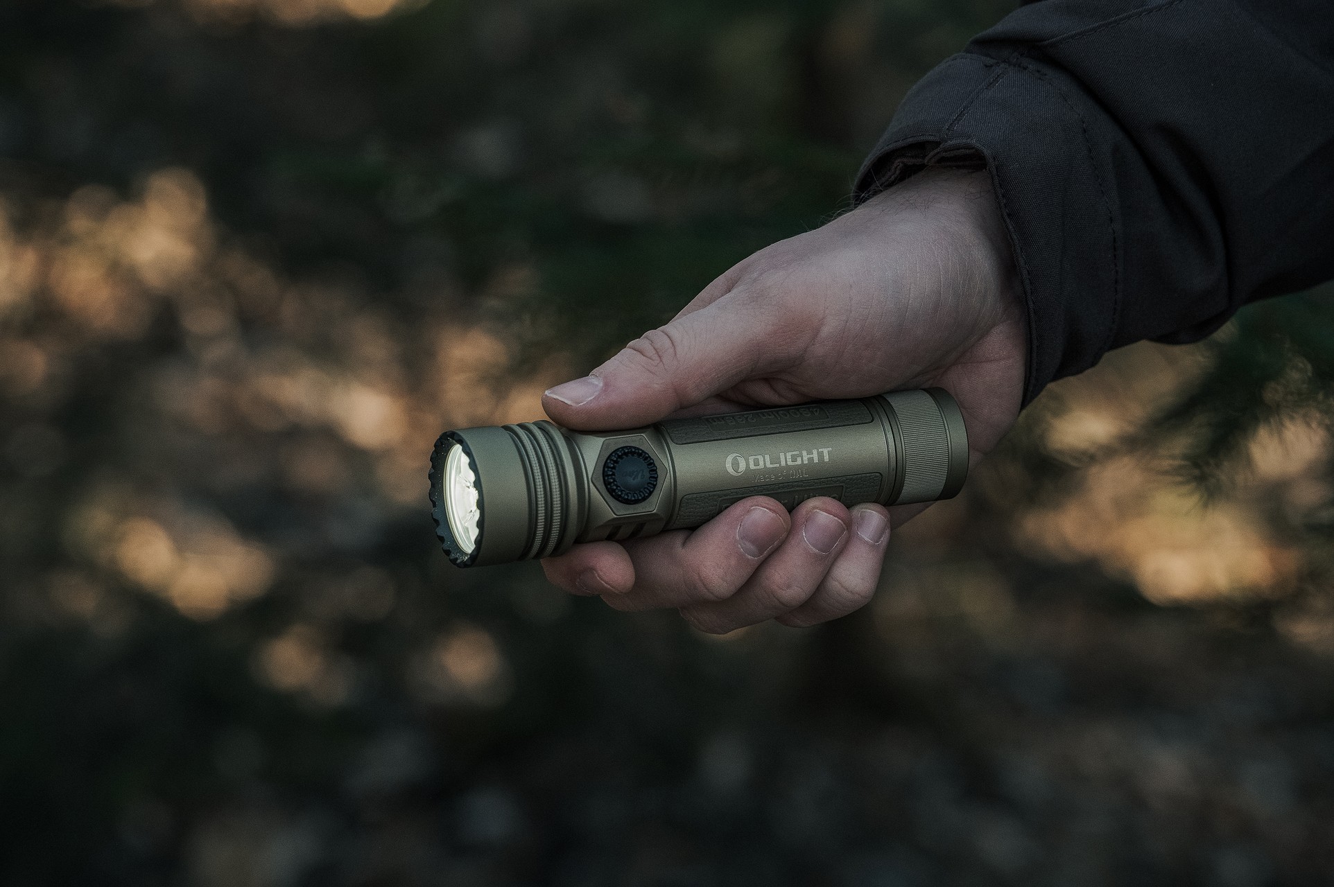 Latarka taktyczno-poszukiwawcza Olight Seeker Ultra Cool White Olive Green - 4800 lumenów