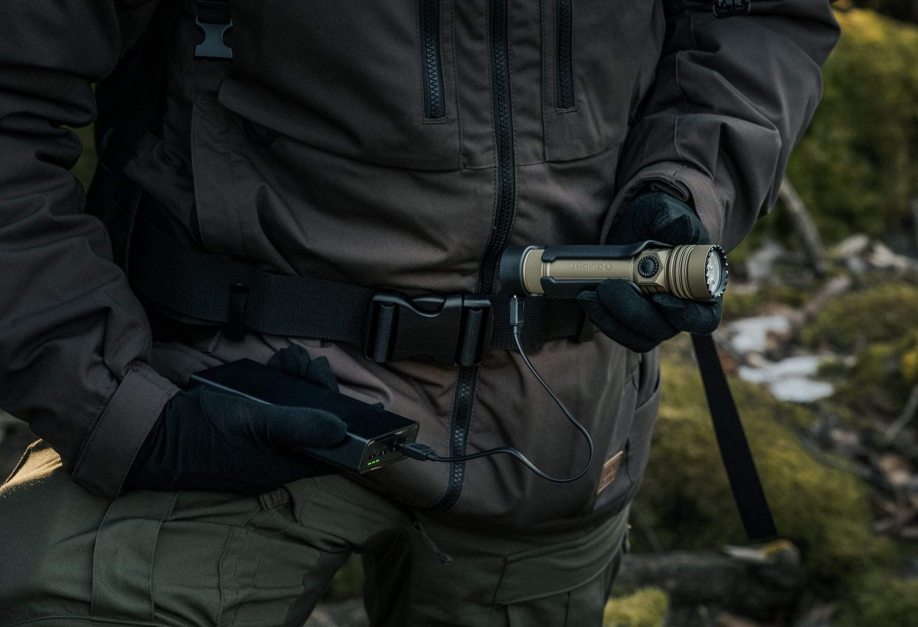 Latarka taktyczno-poszukiwawcza Olight Seeker Ultra Cool White Olive Green - 4800 lumenów