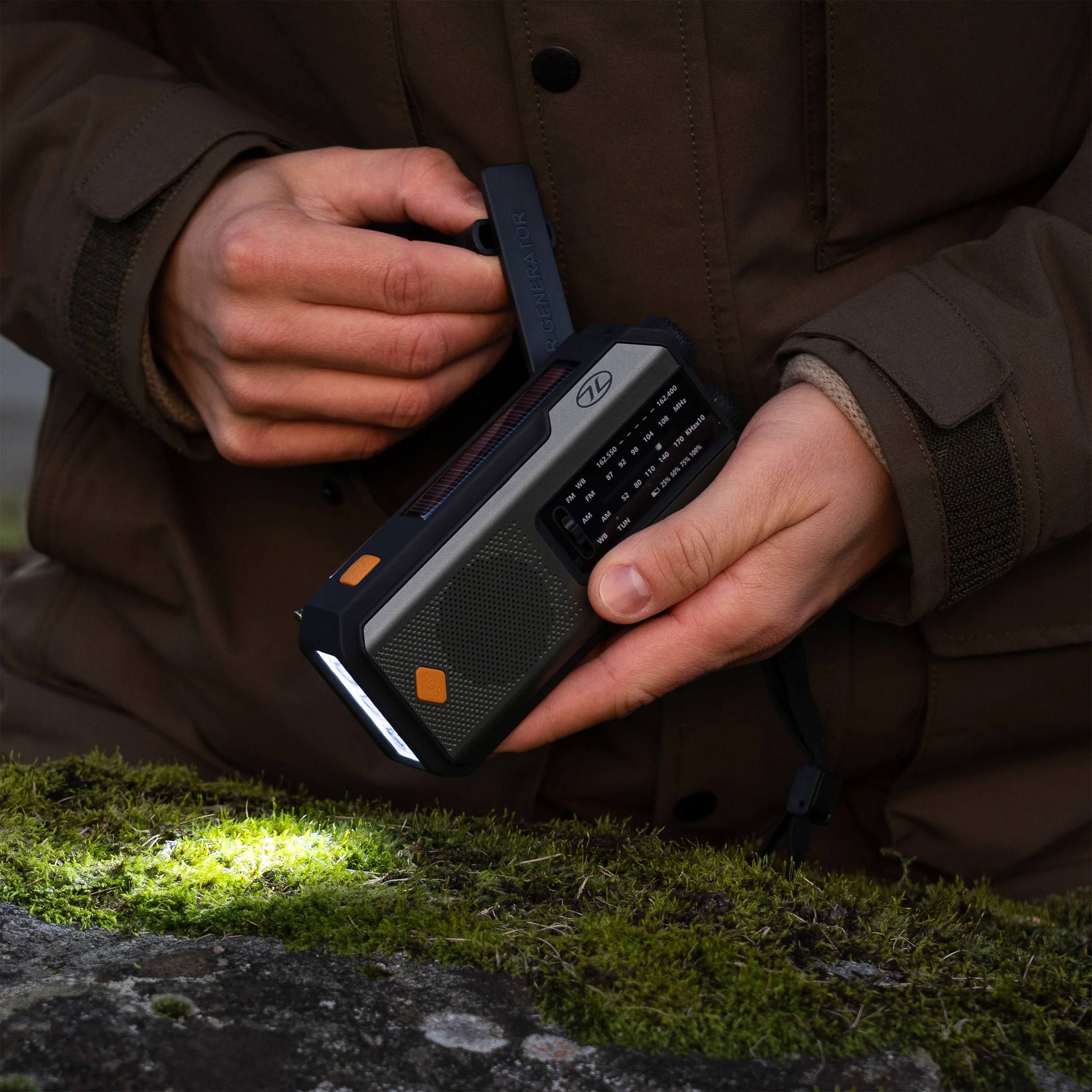 Radio alarmowe Highlander Outdoor Universal Survival Emergency Hub