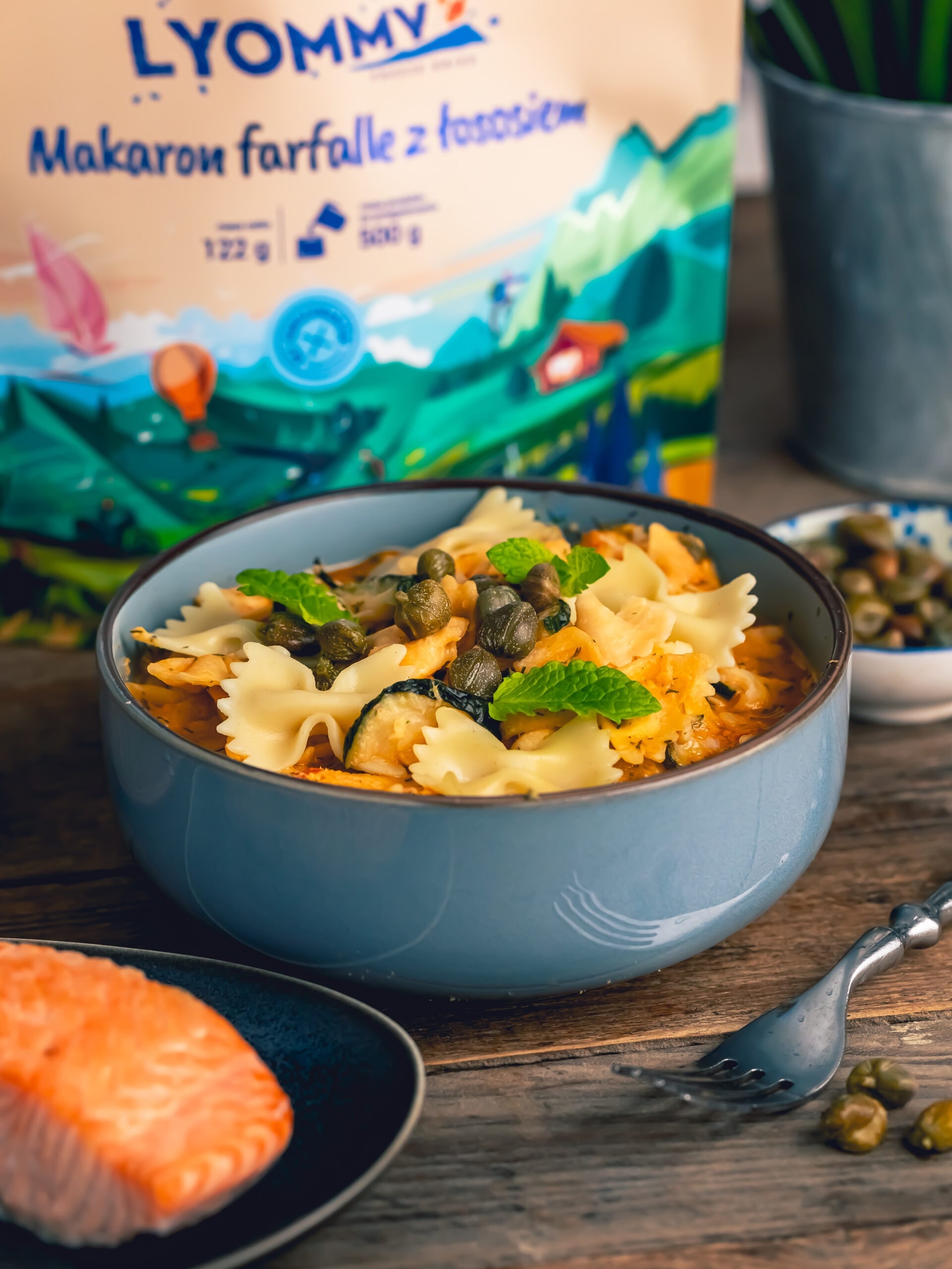 Żywność liofilizowana Lyommy Makaron farfalle z łososiem 122 g/710 kcal
