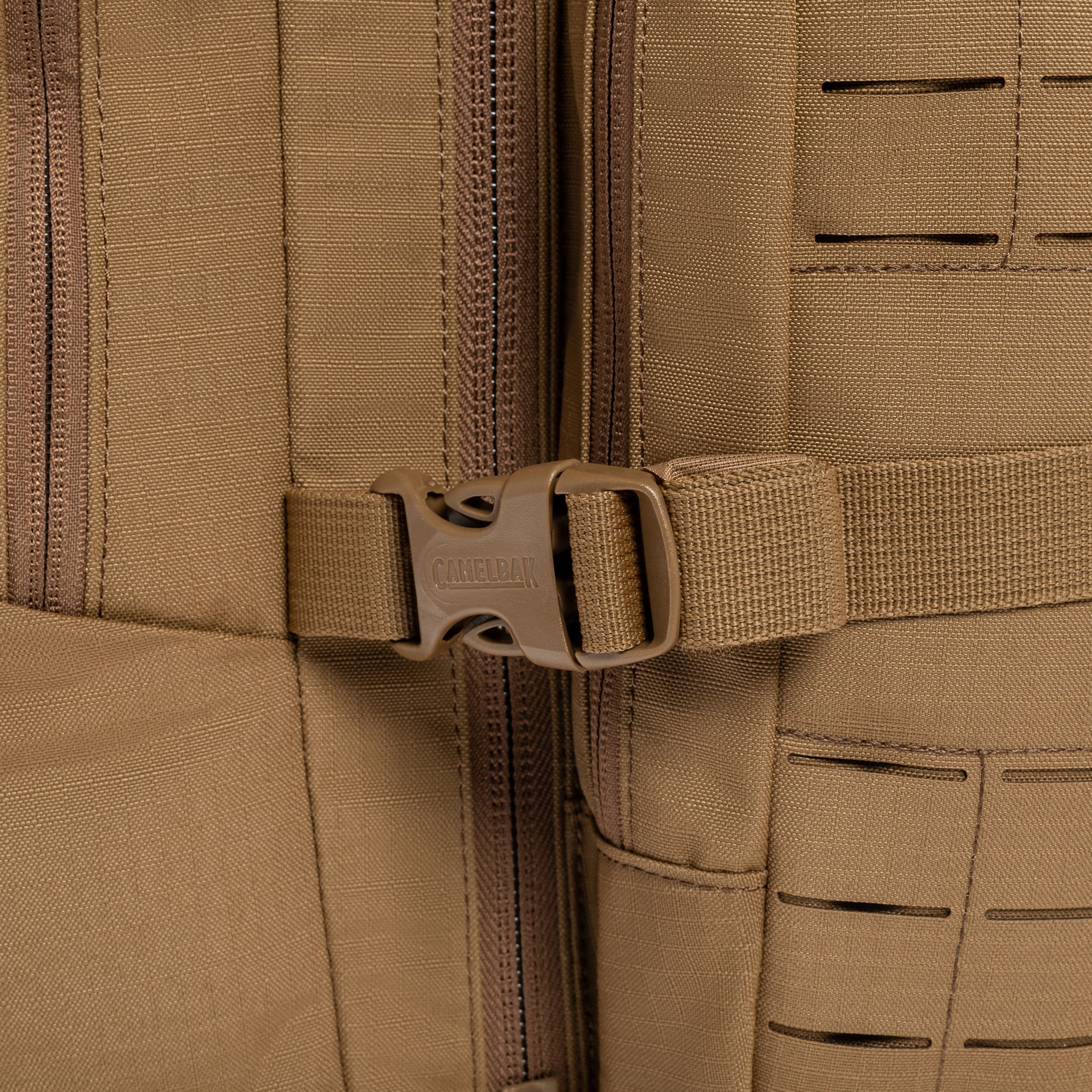 Plecak CamelBak BFM Futura V3 46 l - Coyote