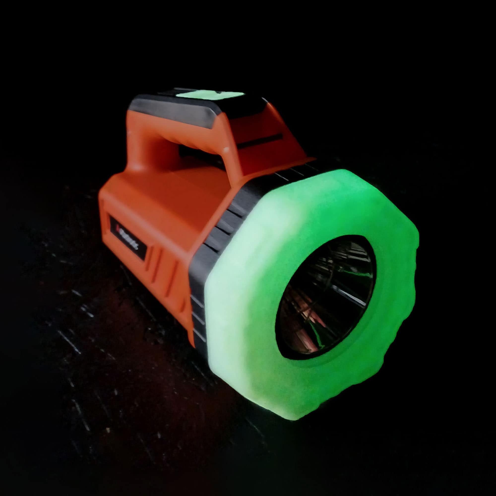 Latarka Mactronic Flagger Max Rescue z funkcją powerbanku - 1800 lumenów