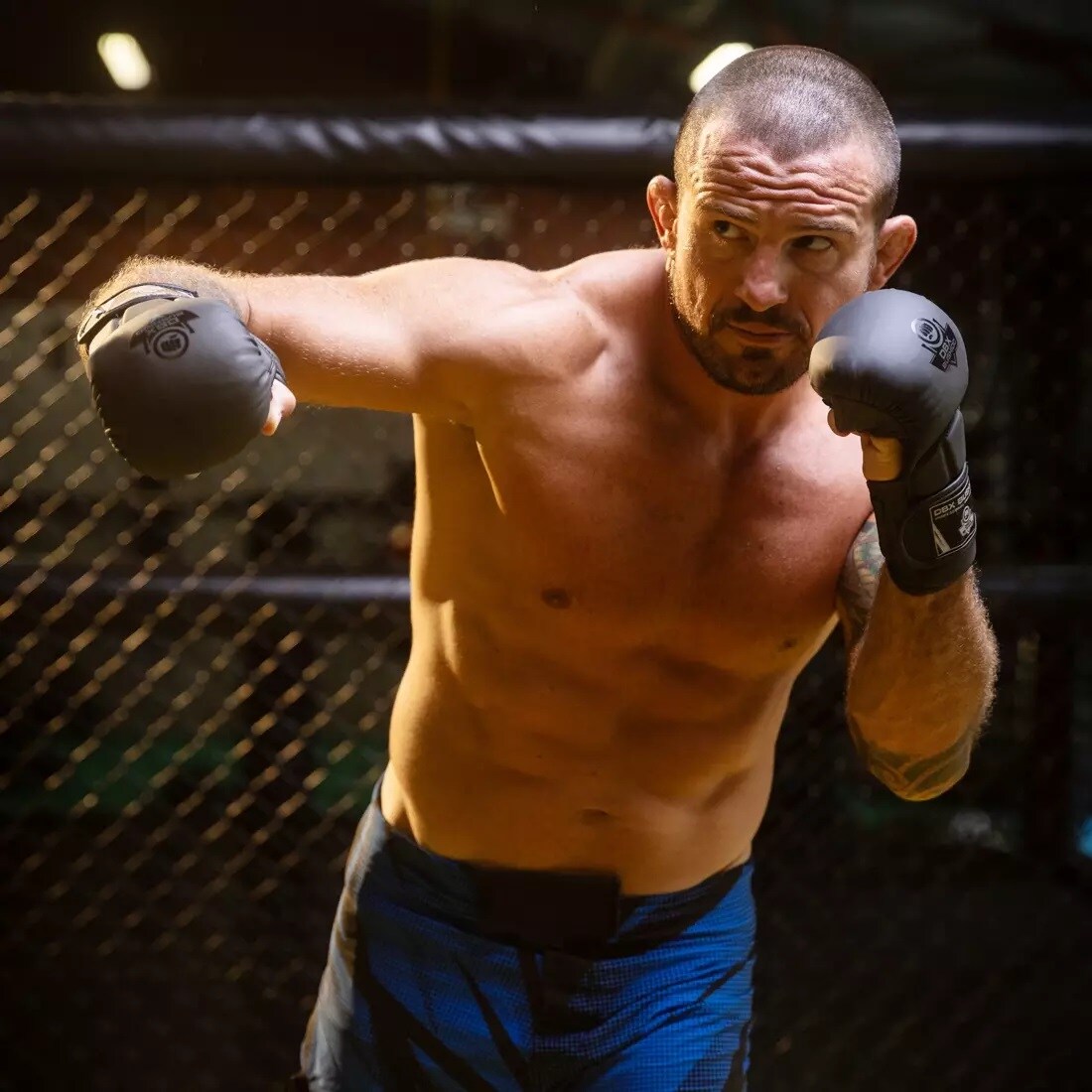 Rękawice do MMA DBX Bushido Valor Series Black Master E1V9 - Czarne