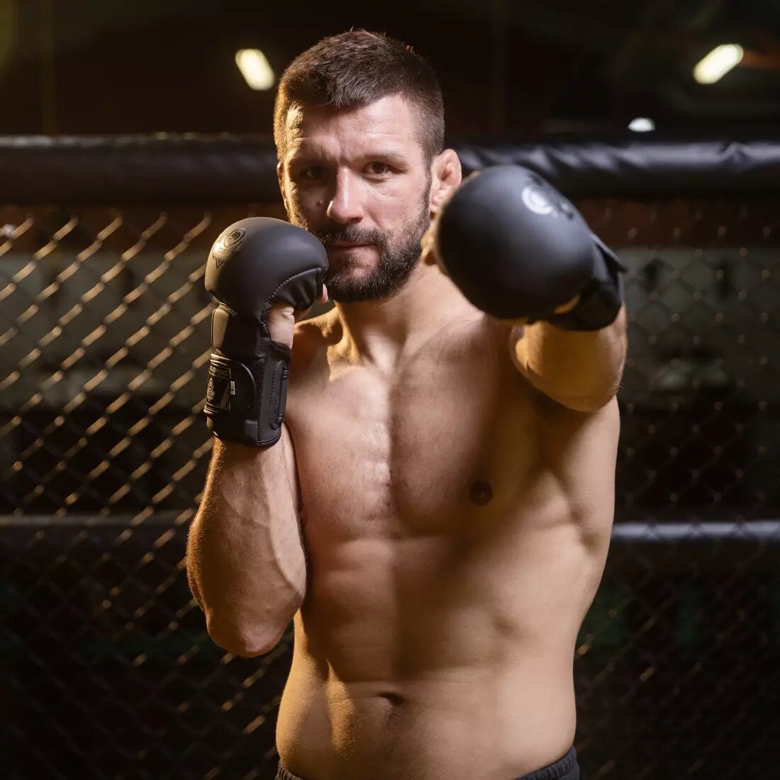 Rękawice do MMA DBX Bushido Valor Series Black Master E1V9 - Czarne
