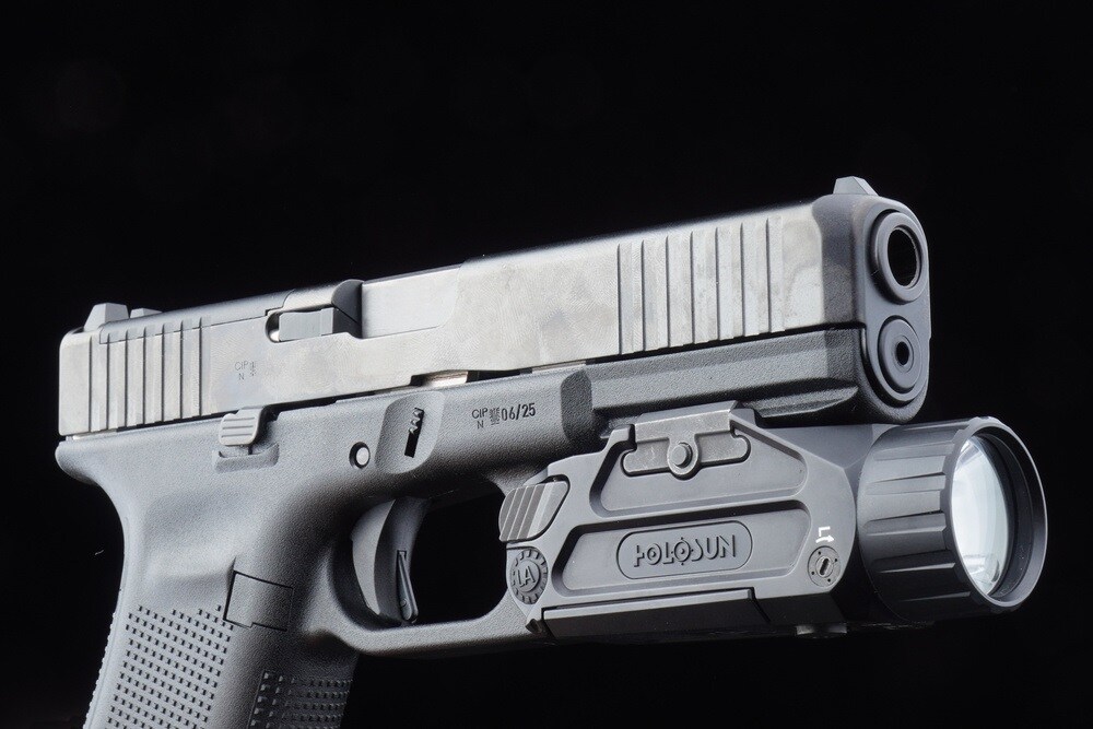 Latarka na broń z celownikiem laserowym Holosun P.ID Plus Green Laser Black - 900 lumenów