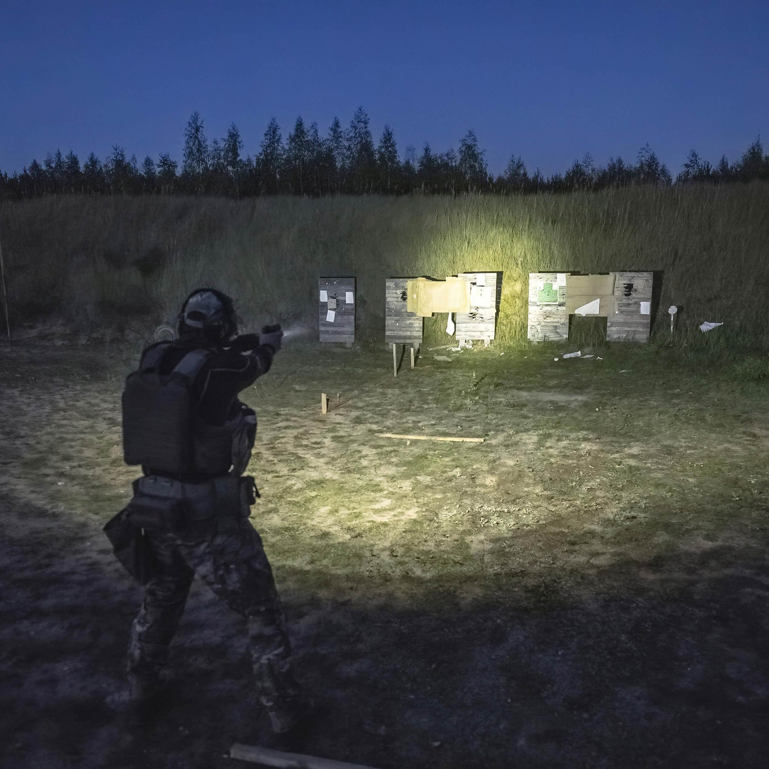Armytek Roundel C1L Weapon Light with Laser Sight - 800 Lumens