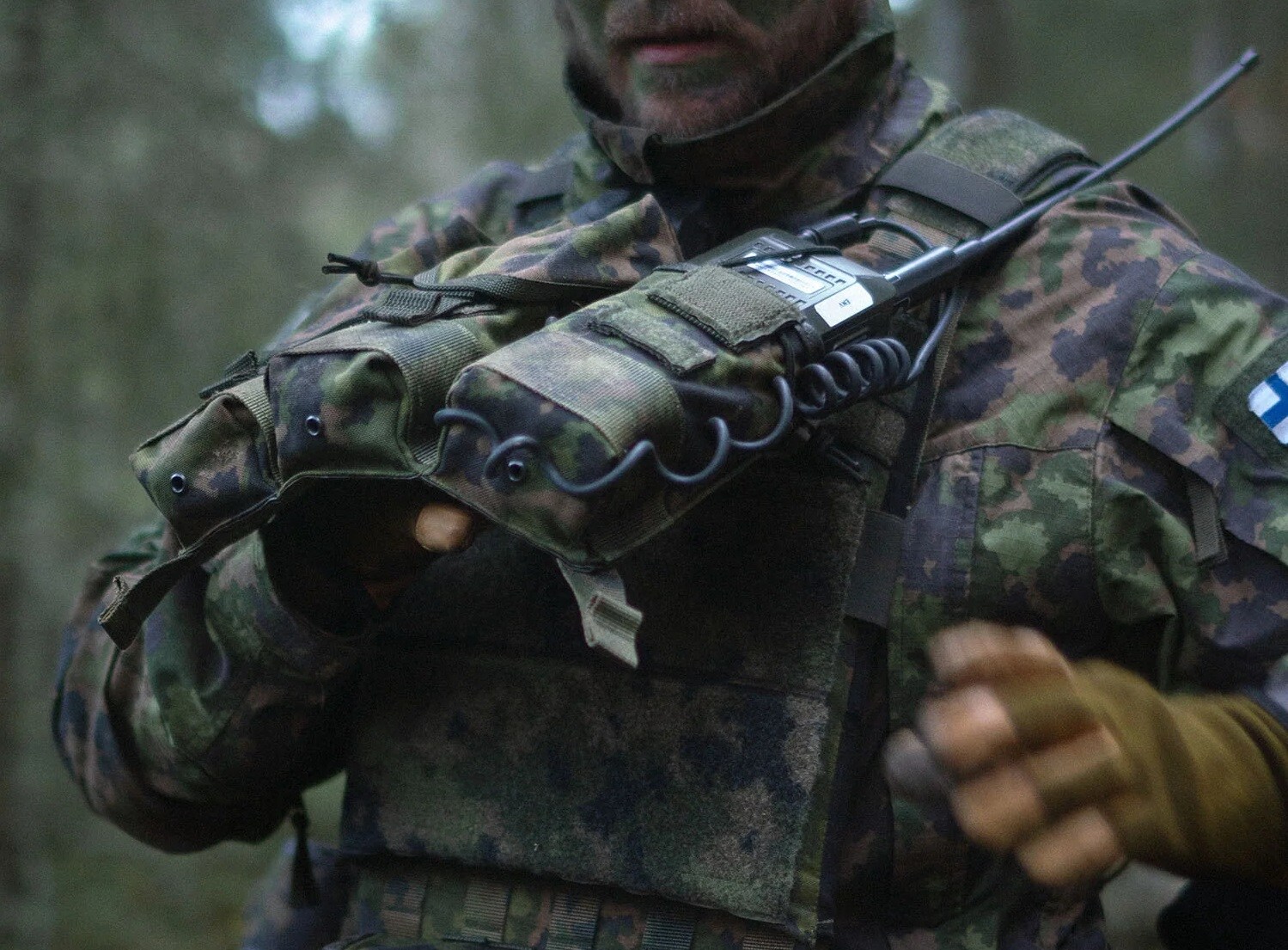 Panel z ładownicami Savotta Varjelus 3x2 AR15-AK Placard - M05 Finnish Woodland Camo