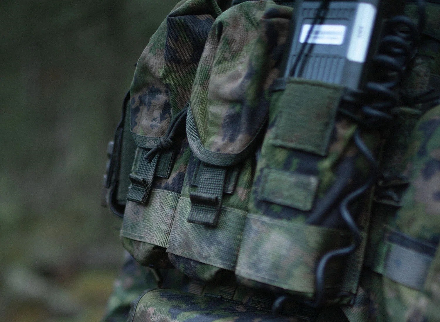 Panel z ładownicami Savotta Varjelus 3x2 AR15-AK Placard - M05 Finnish Woodland Camo