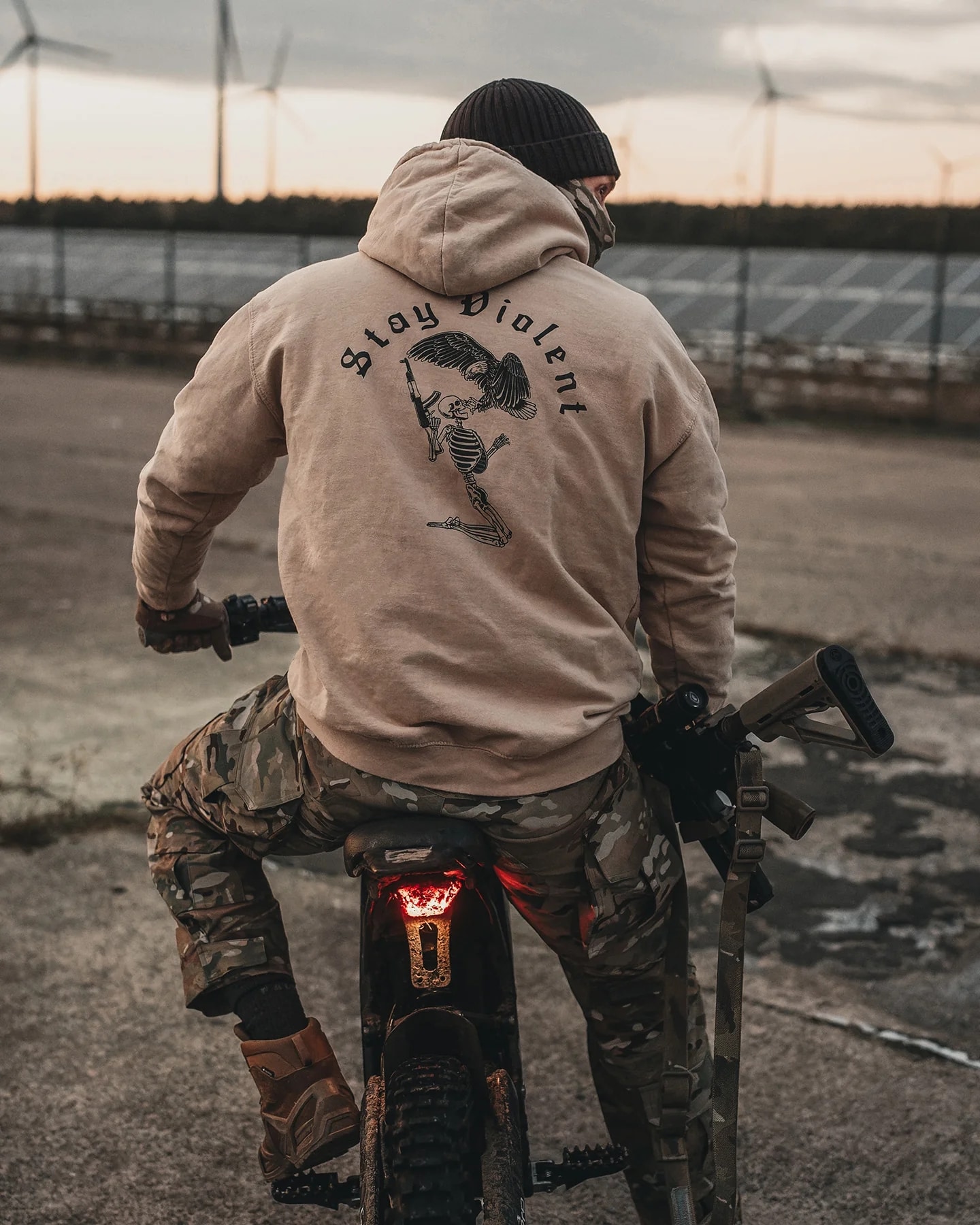Bluza Brothers in Arms Stay Violent Hoodie - Sand