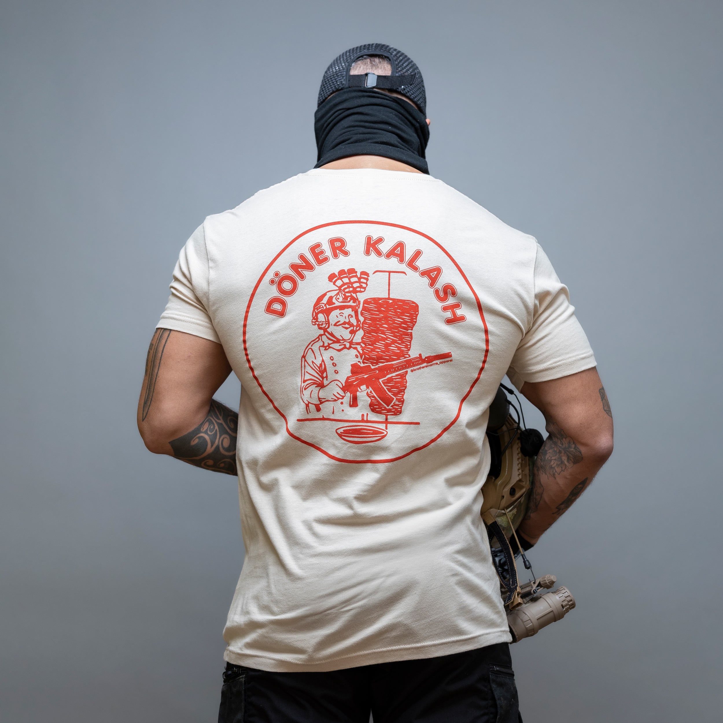 T-Shirt Brothers In Arms Döner Kalash Spicy - Sand