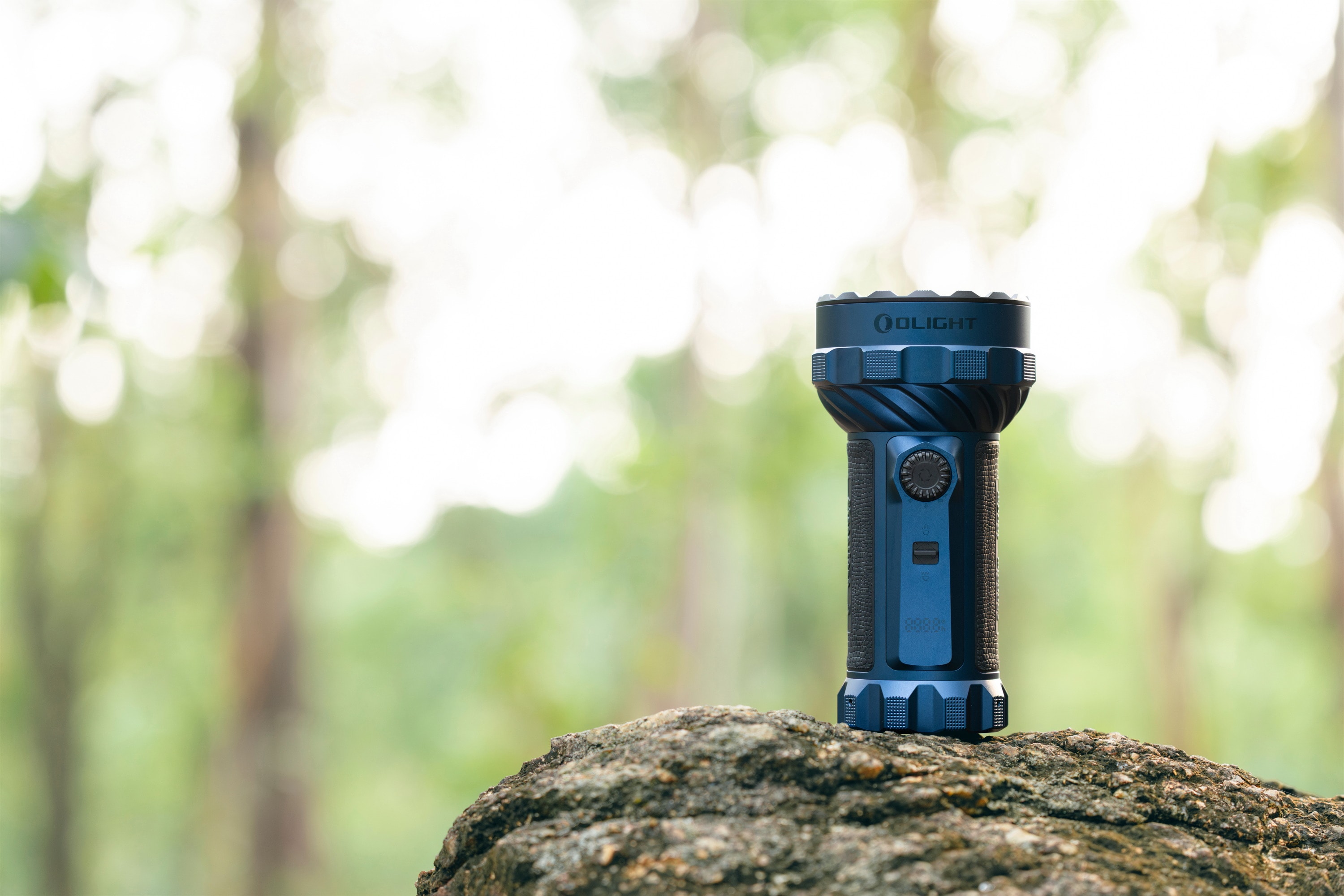 Latarka akumulatorowa Olight Marauder 3 Cool White z funkcją powerbanku Midnight Blue - 25000 lumenów, zasięg 1050 m