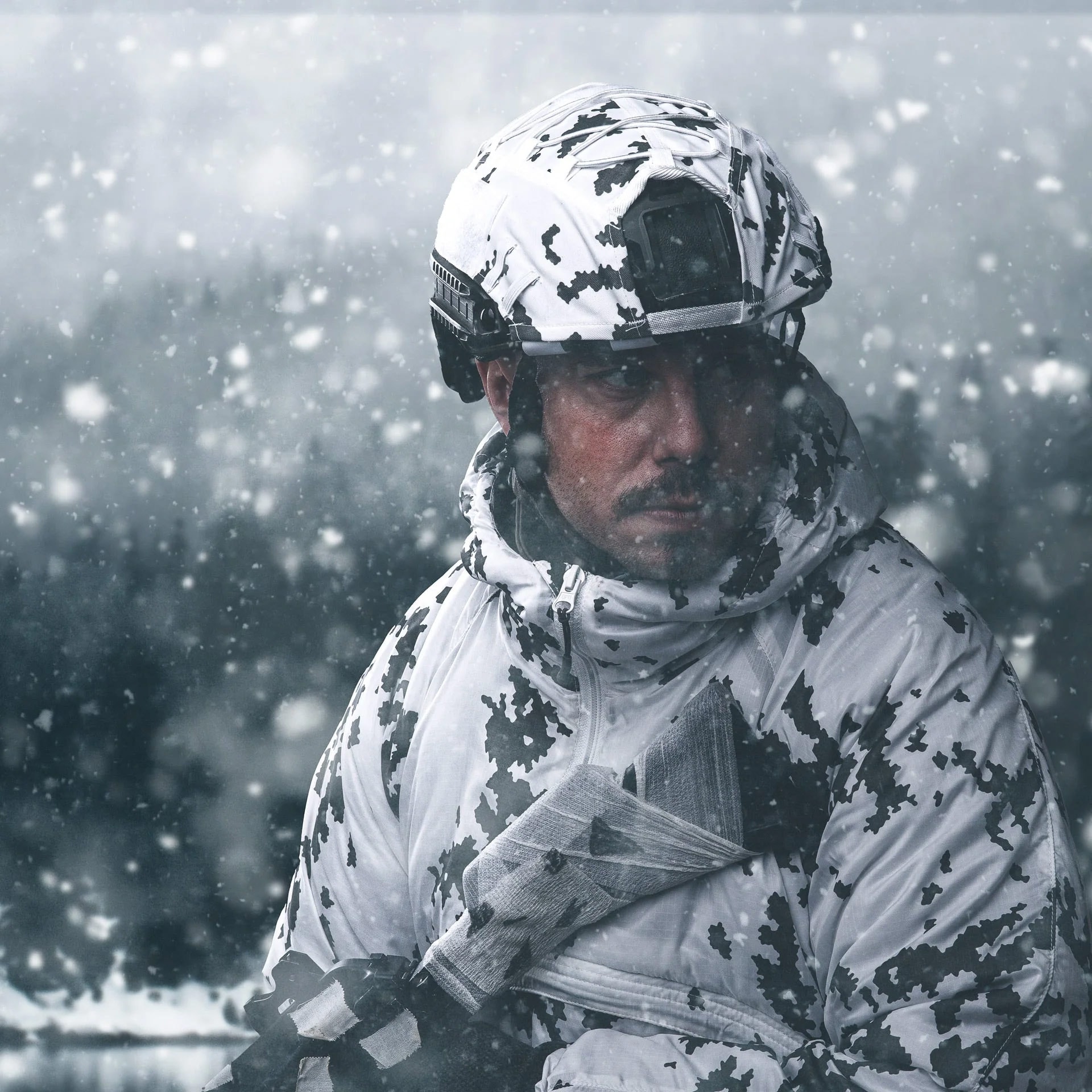 Pokrowiec na hełm Varusteleka L7 Helmet Cover - Snow Camo