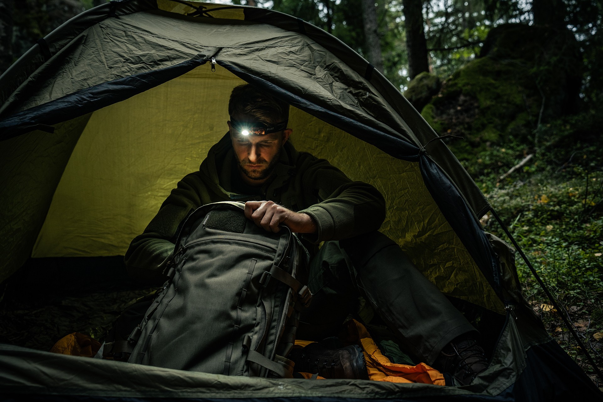 Namiot 2-osobowy Mil-Tec Iglu Standard - Olive