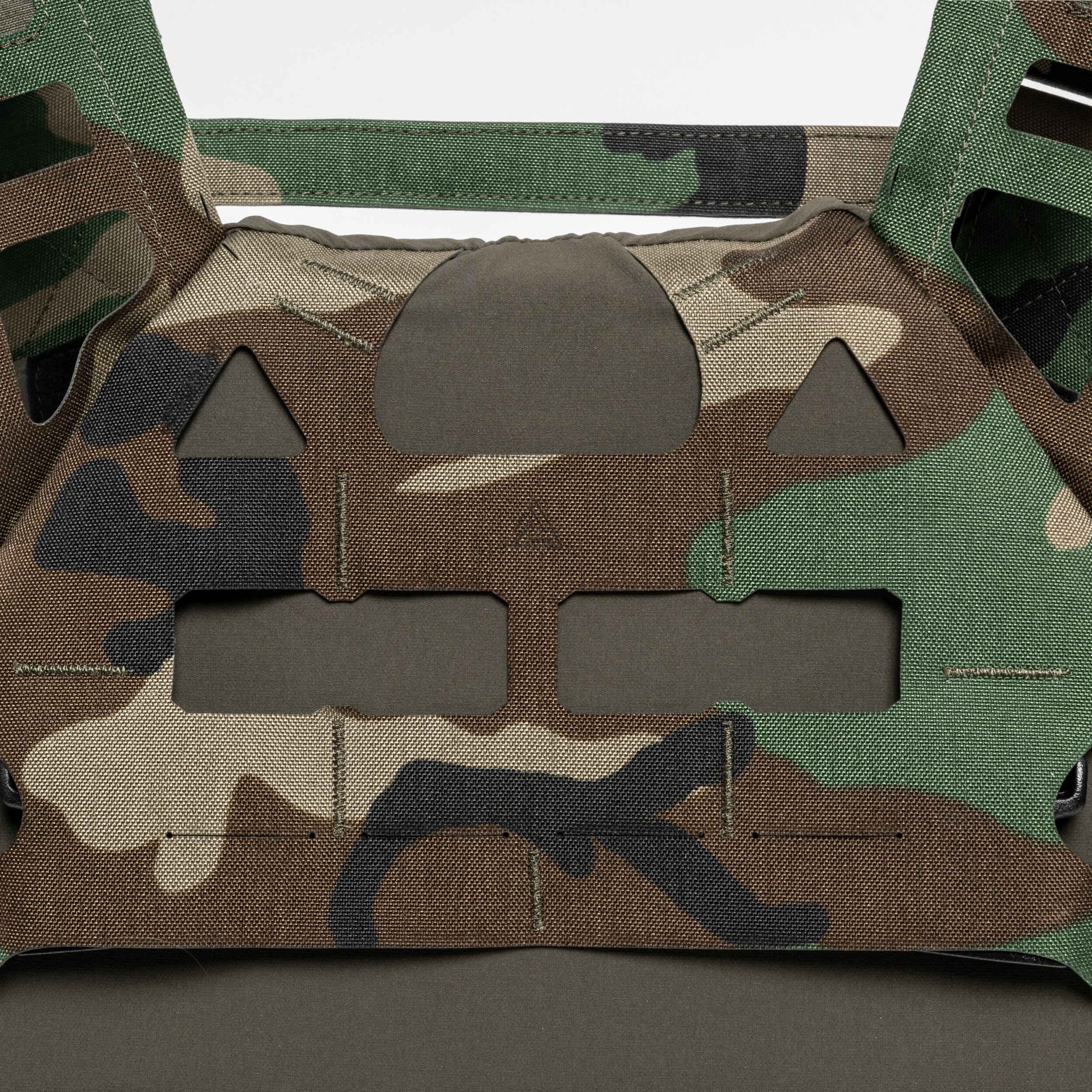 Плитоноска Direct Action Bearcat Ultralight Plate Carrier Woodland - для плит розміру M