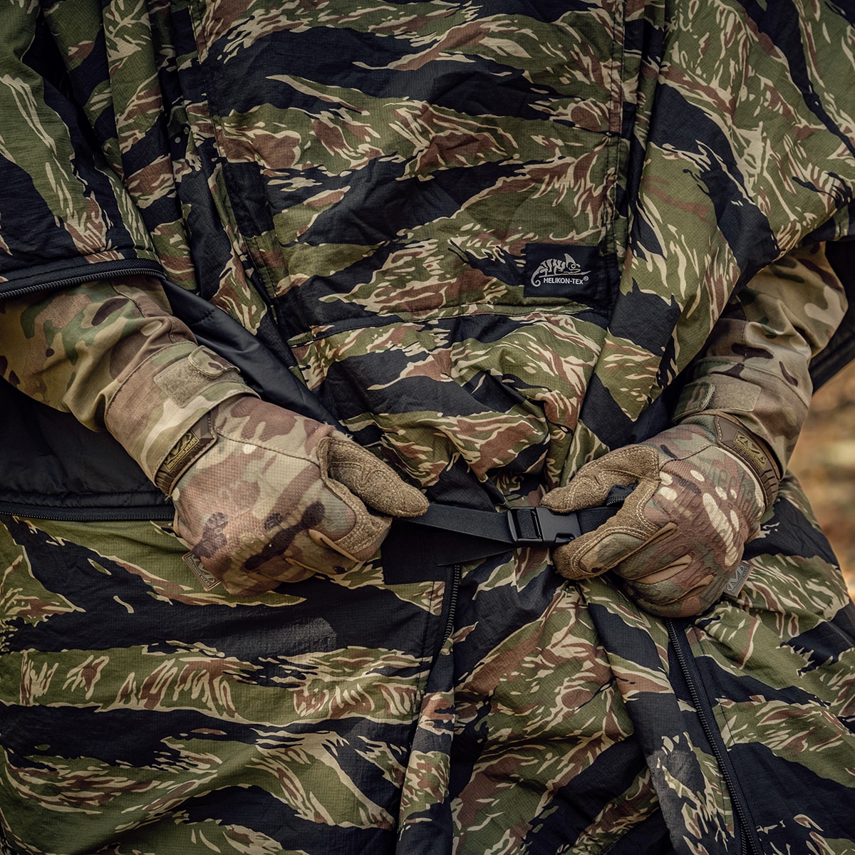 Пончо Helikon-Tex Swagman Roll Climashield Apex з функцією спального мішка - Tiger Stripe