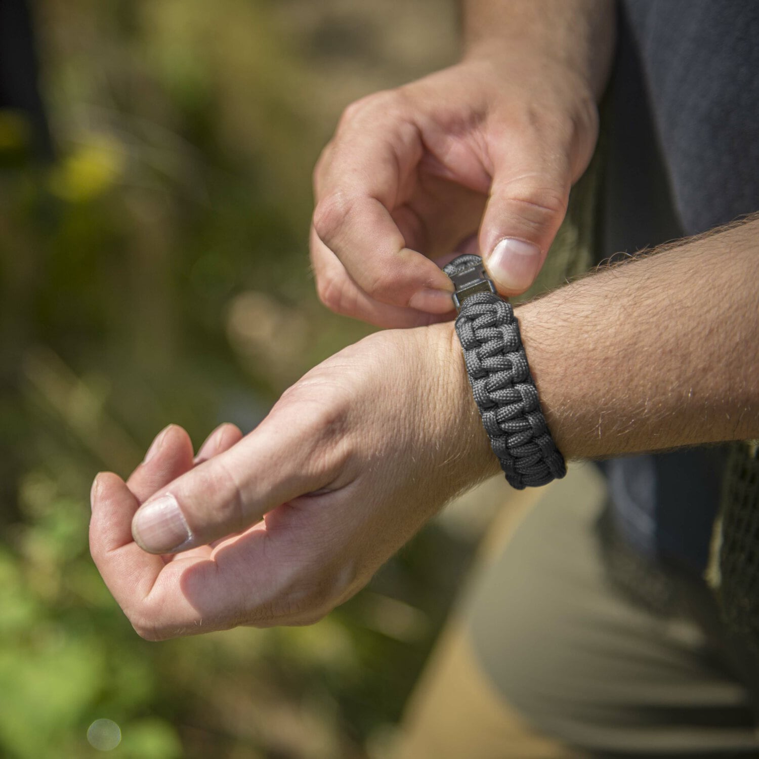 Bransoletka Paracord Helikon-Tex Survival Bracelet klamra - Black